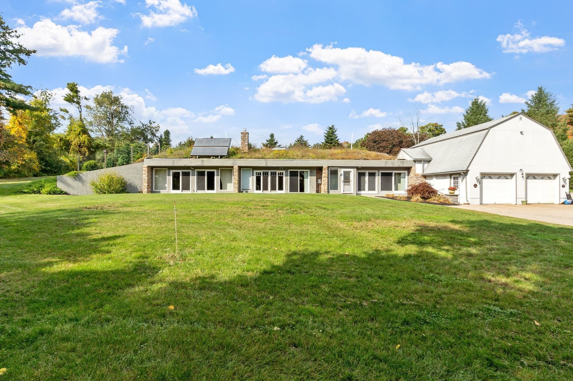 Single Family Residence at 137 Princeton Rd, Sterling MA 01564, photo 6 of 36