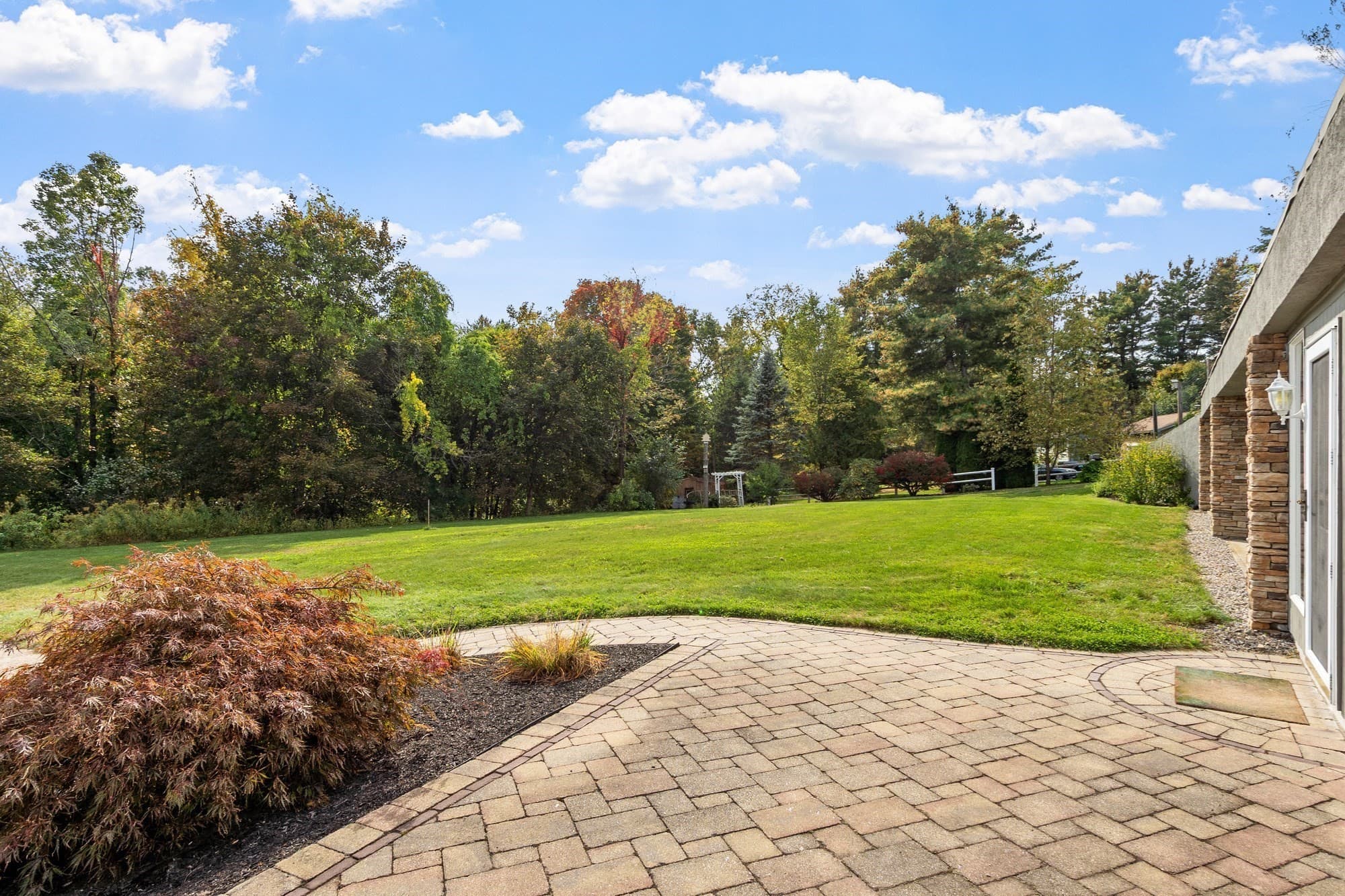 Single Family Residence at 137 Princeton Rd, Sterling MA 01564, photo 7 of 36