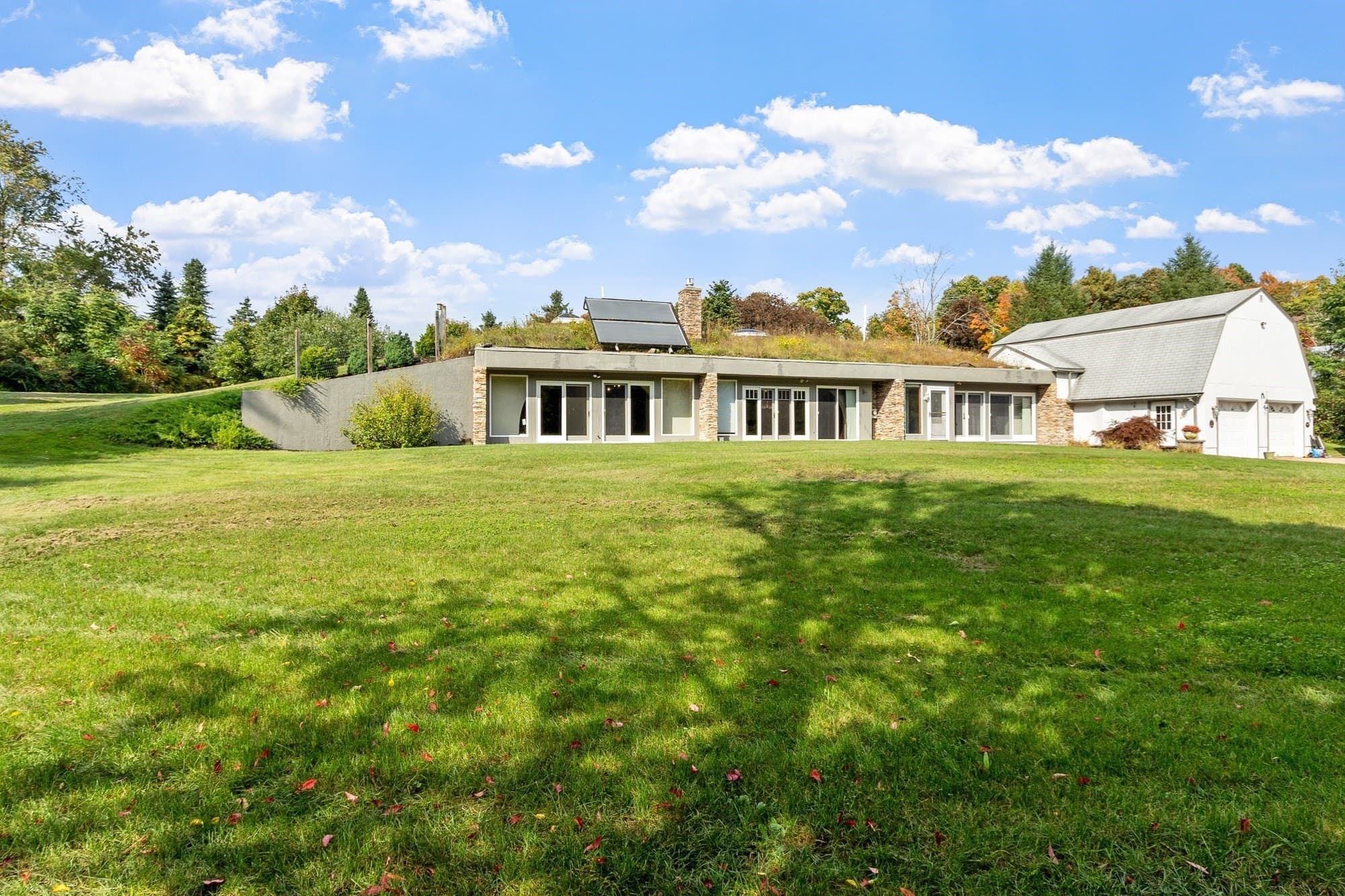 Single Family Residence at 137 Princeton Rd, Sterling MA 01564, photo 5 of 36