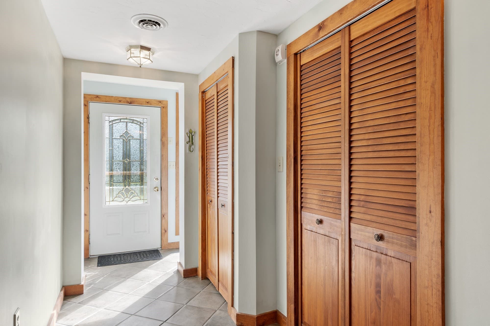 Single Family Residence at 137 Princeton Rd, Sterling MA 01564, photo 9 of 36