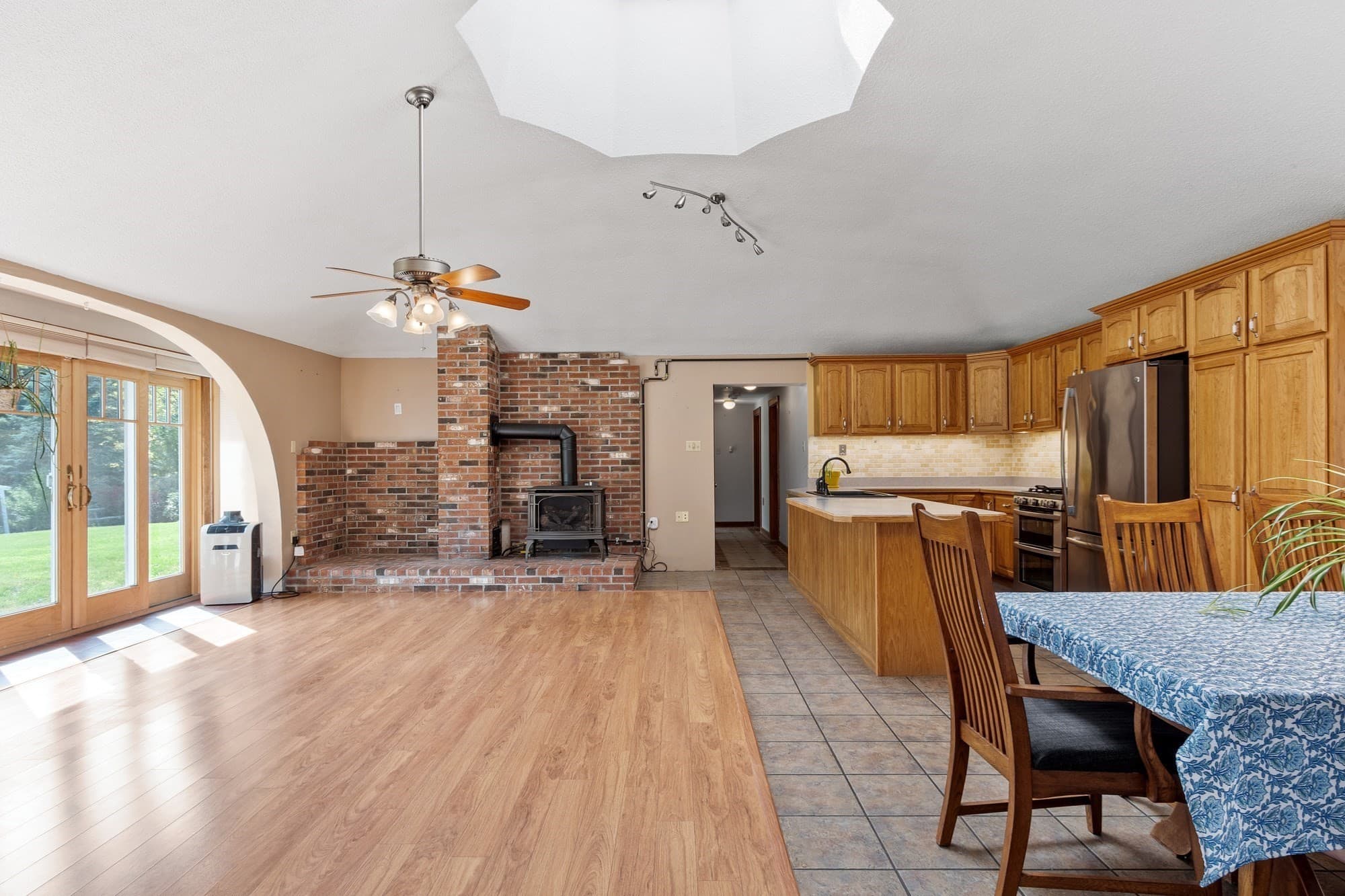 Single Family Residence at 137 Princeton Rd, Sterling MA 01564, photo 10 of 36