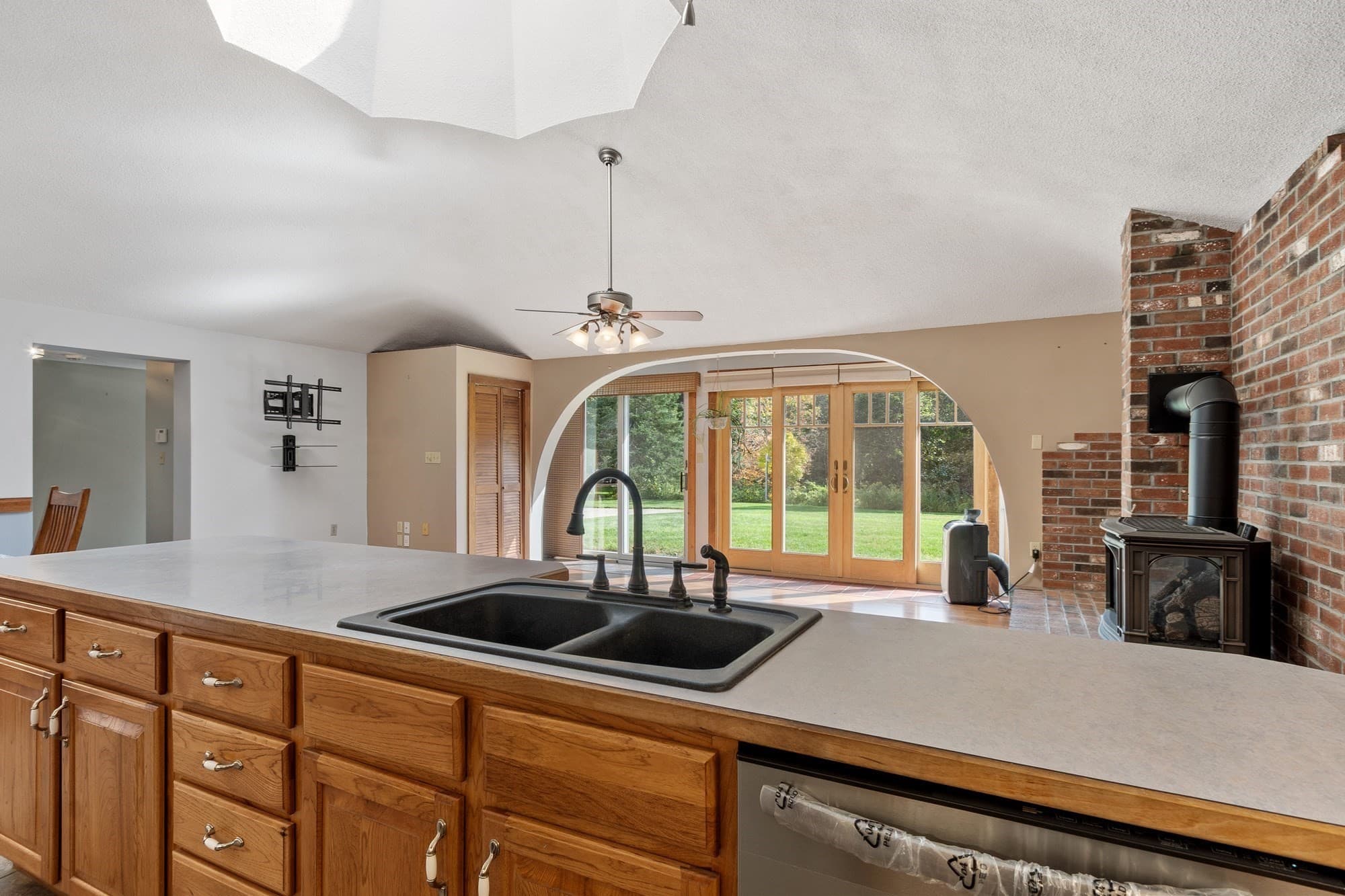 Single Family Residence at 137 Princeton Rd, Sterling MA 01564, photo 14 of 36
