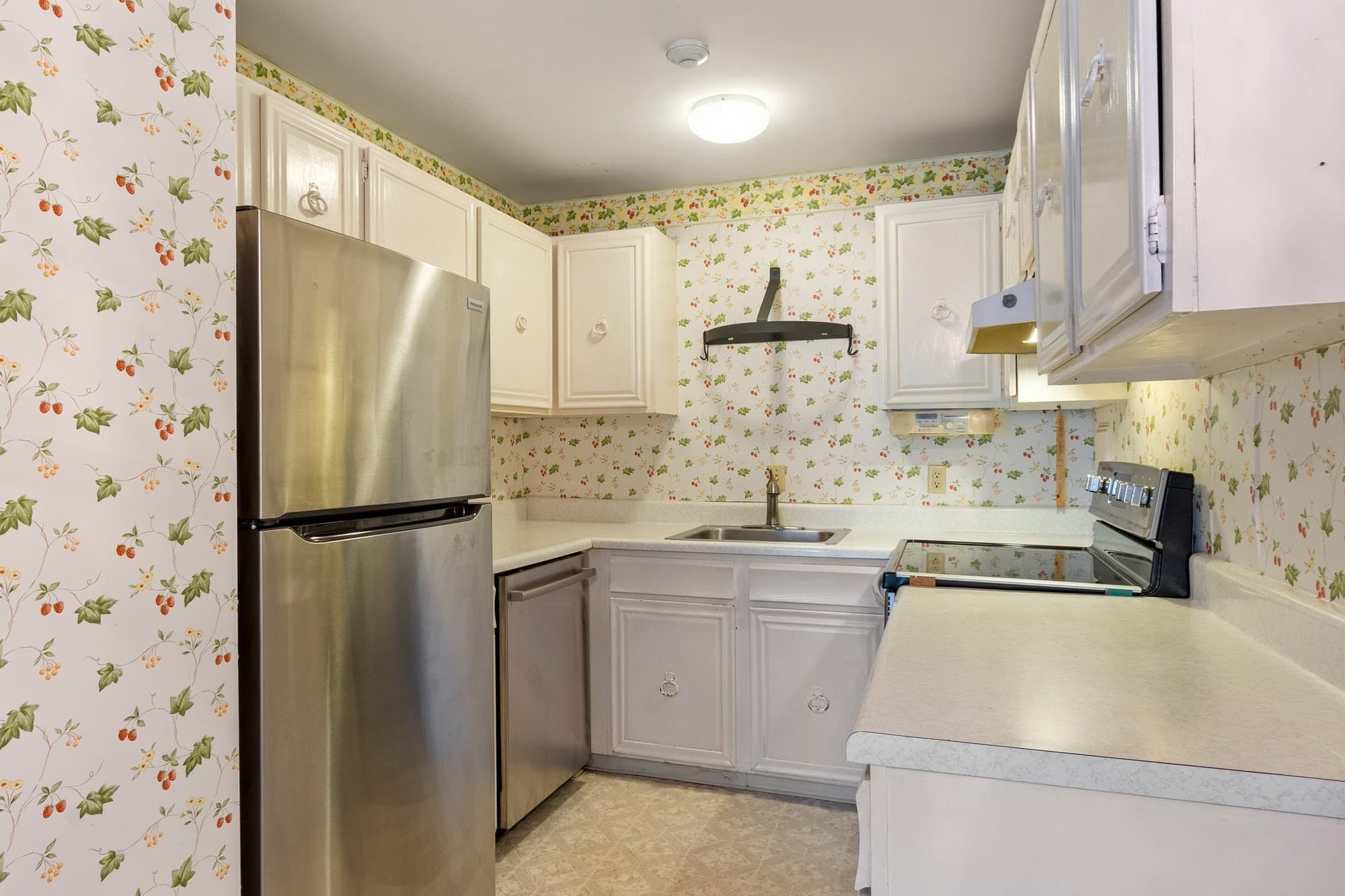 Condominium at 855 John Fitch Hwy # 17, Fitchburg MA 01420, Fitchburg, photo 6 of 28