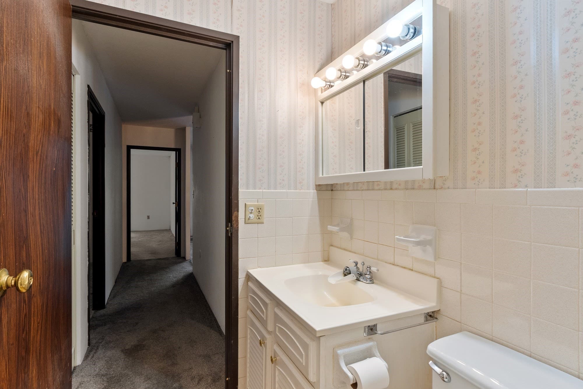 Condominium at 855 John Fitch Hwy # 17, Fitchburg MA 01420, Fitchburg, photo 10 of 28