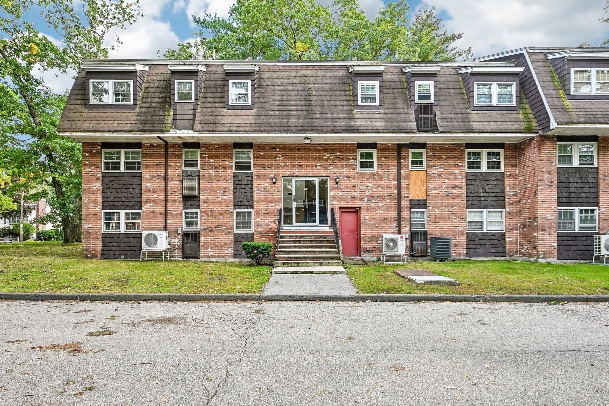 Condominium at 77 Ford St # A, Methuen MA 01844, Methuen, photo 23 of 31