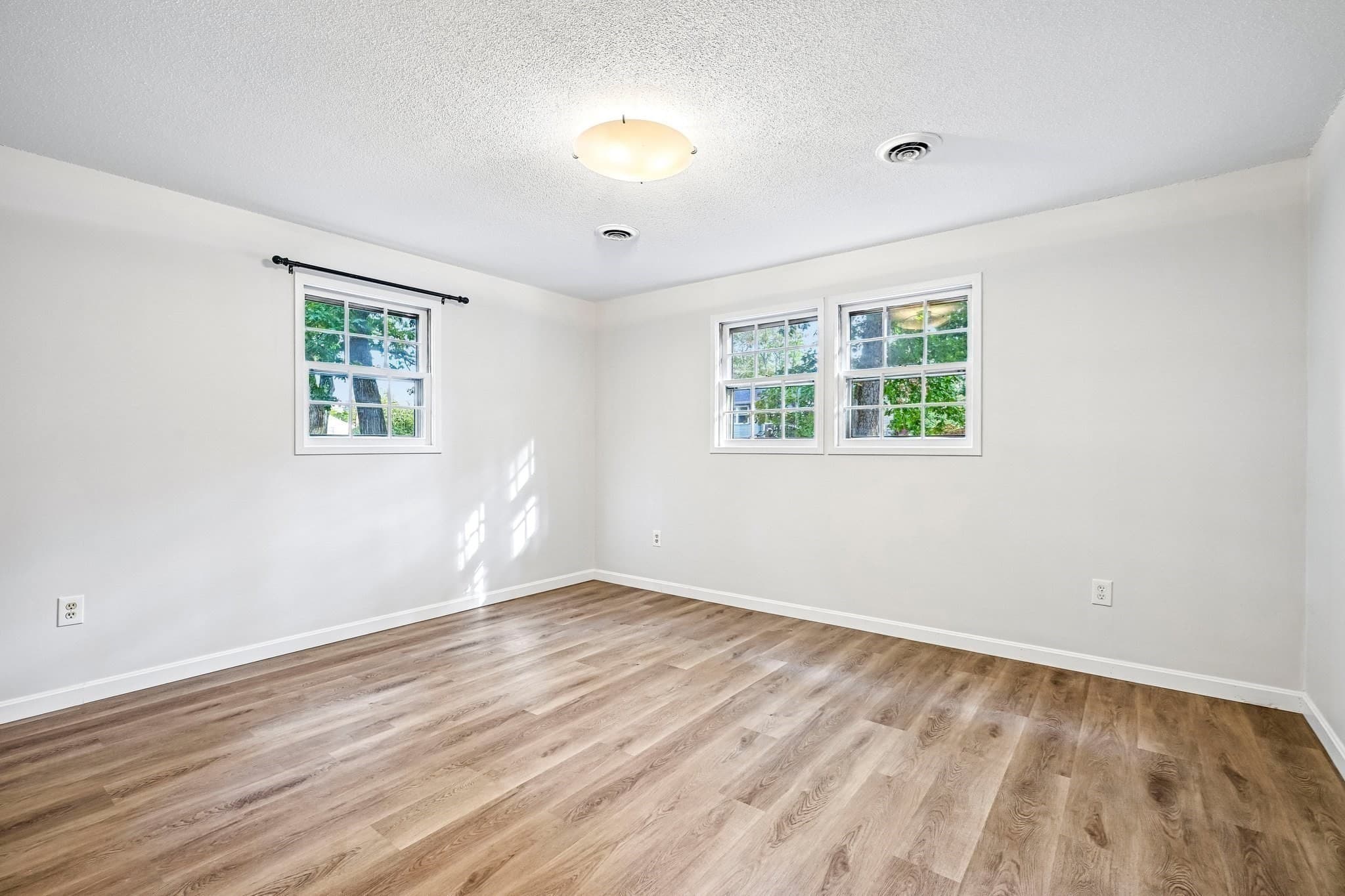 Condominium at 77 Ford St # A, Methuen MA 01844, Methuen, photo 12 of 31