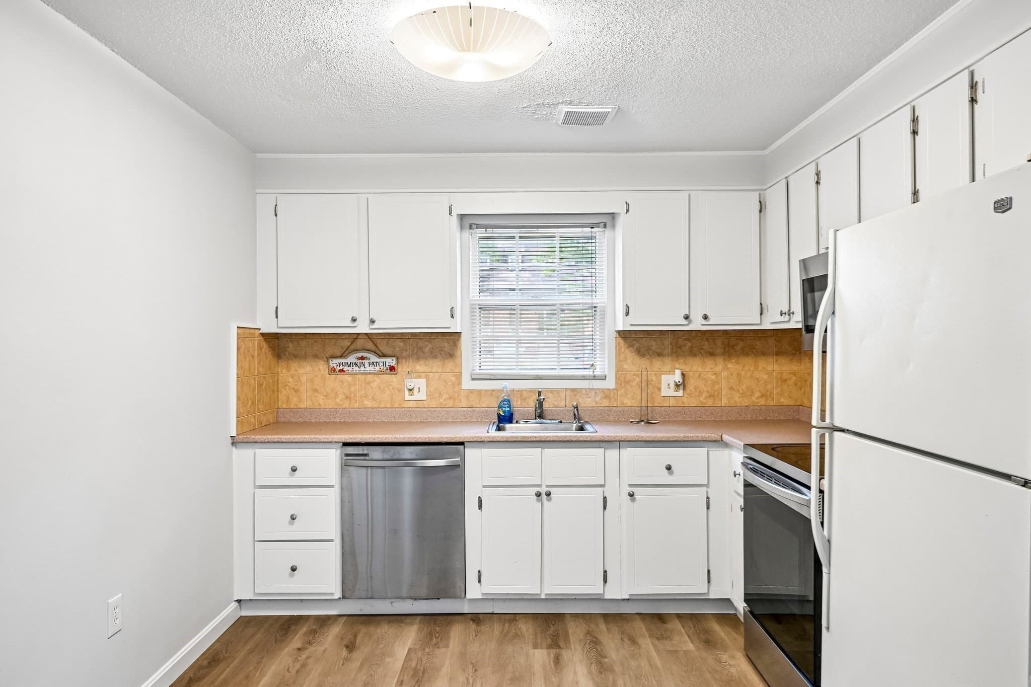 Condominium at 77 Ford St # A, Methuen MA 01844, Methuen, photo 3 of 31