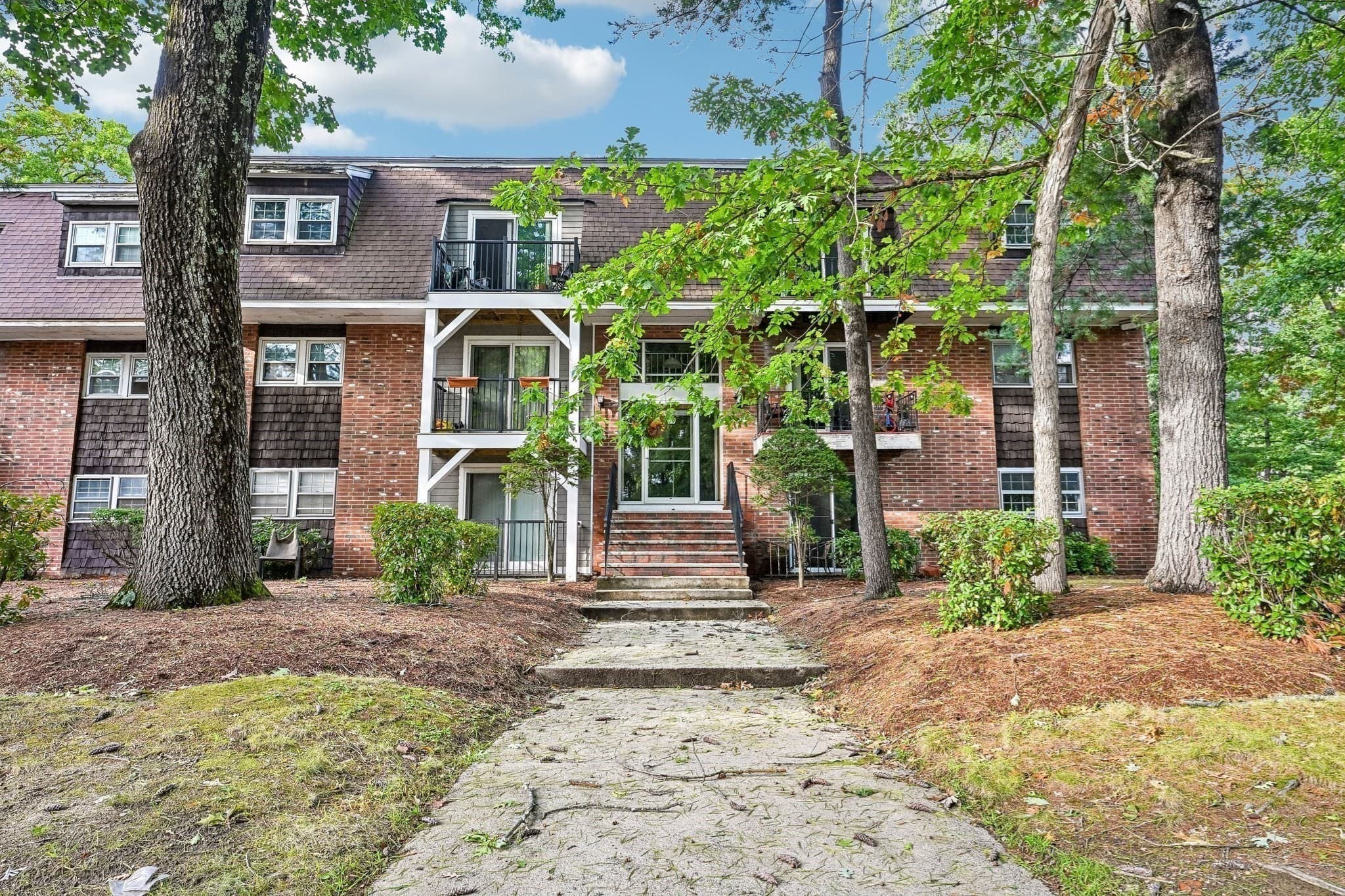 77 Ford St # A, Methuen MA 01844
