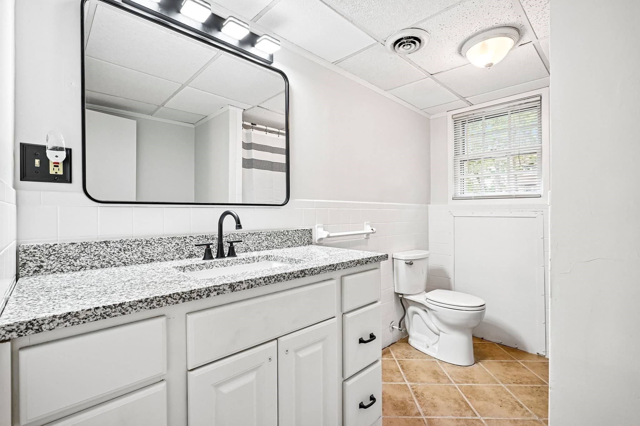Condominium at 77 Ford St # A, Methuen MA 01844, Methuen, photo 20 of 31