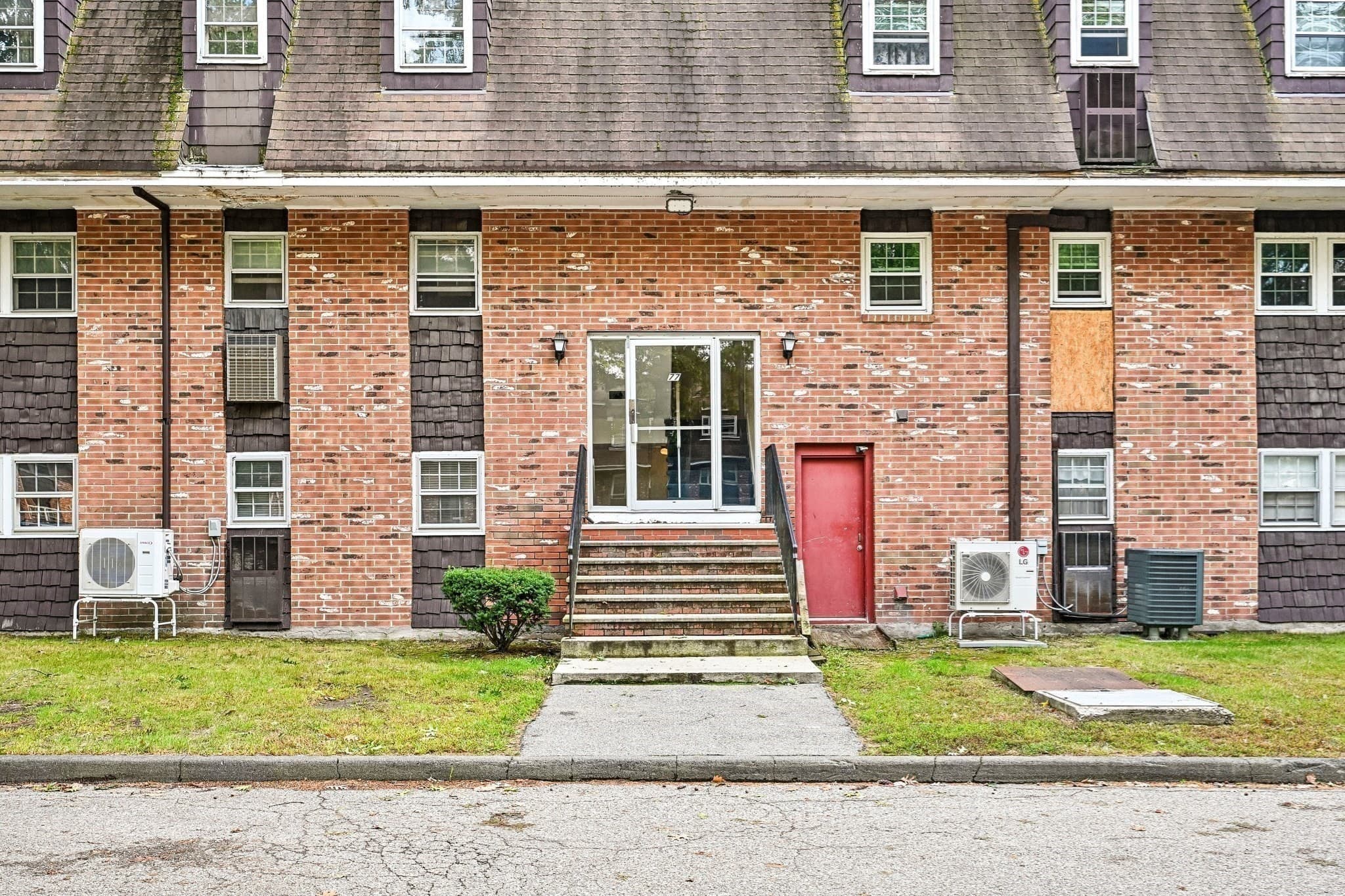 Condominium at 77 Ford St # A, Methuen MA 01844, Methuen, photo 30 of 31