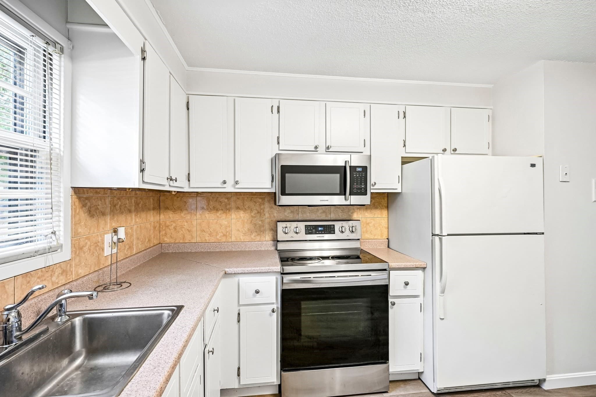 Condominium at 77 Ford St # A, Methuen MA 01844, Methuen, photo 4 of 31