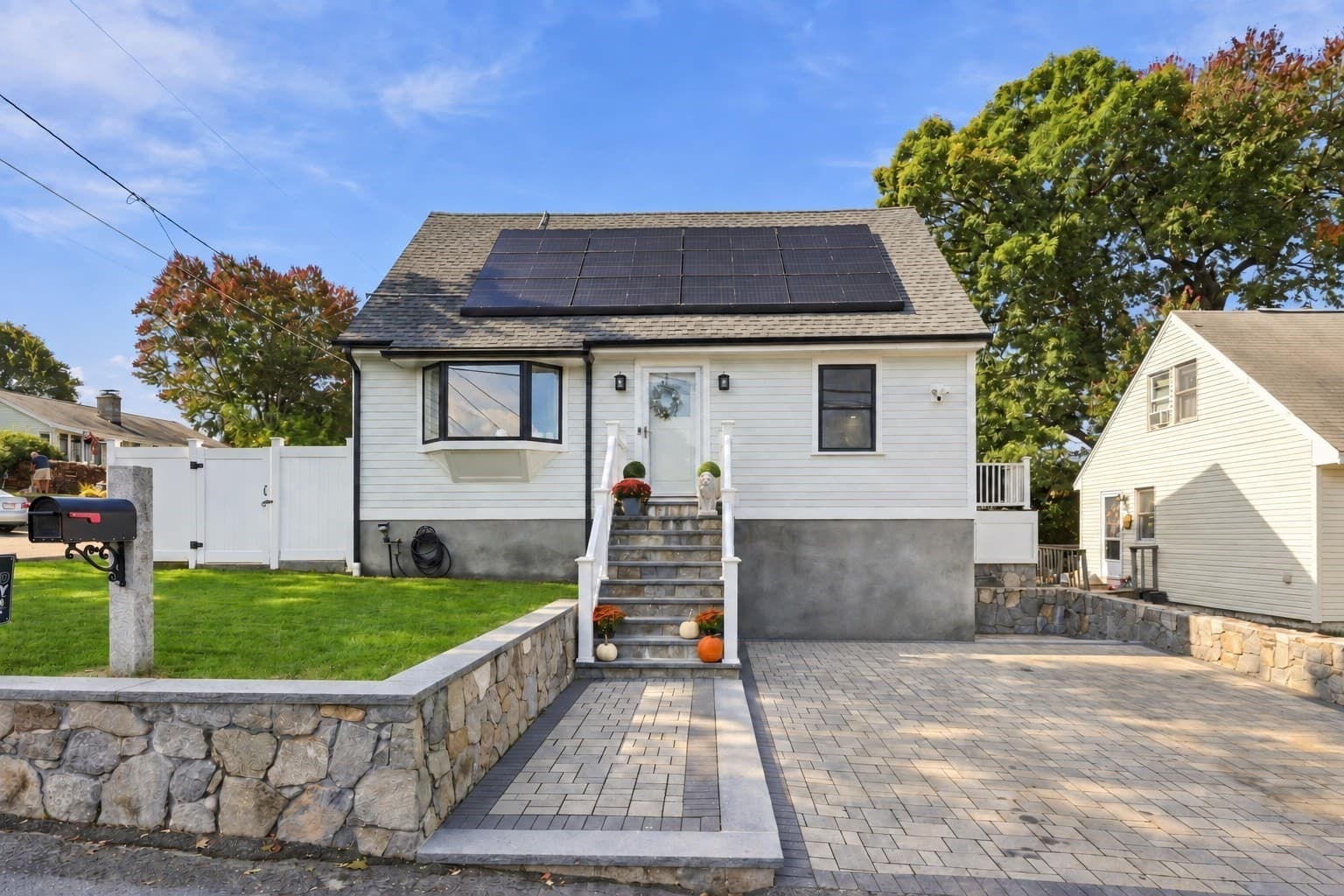 106 Virginia Ave, Lowell MA 01852