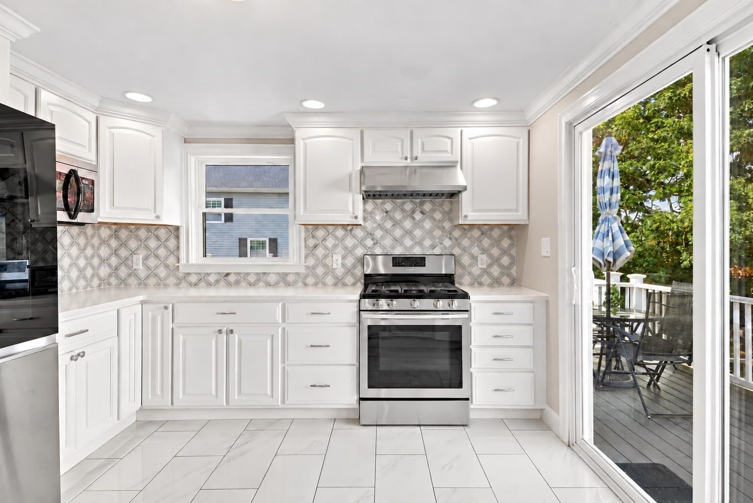 Single Family Residence at 106 Virginia Ave, Lowell MA 01852, Lowell, photo 5 of 41