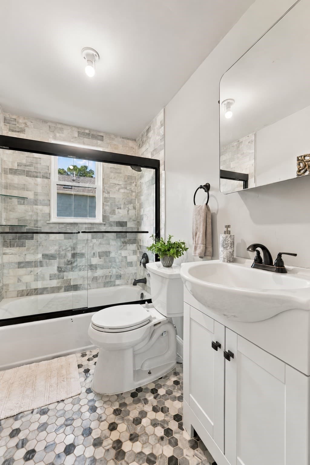 Single Family Residence at 106 Virginia Ave, Lowell MA 01852, Lowell, photo 11 of 41