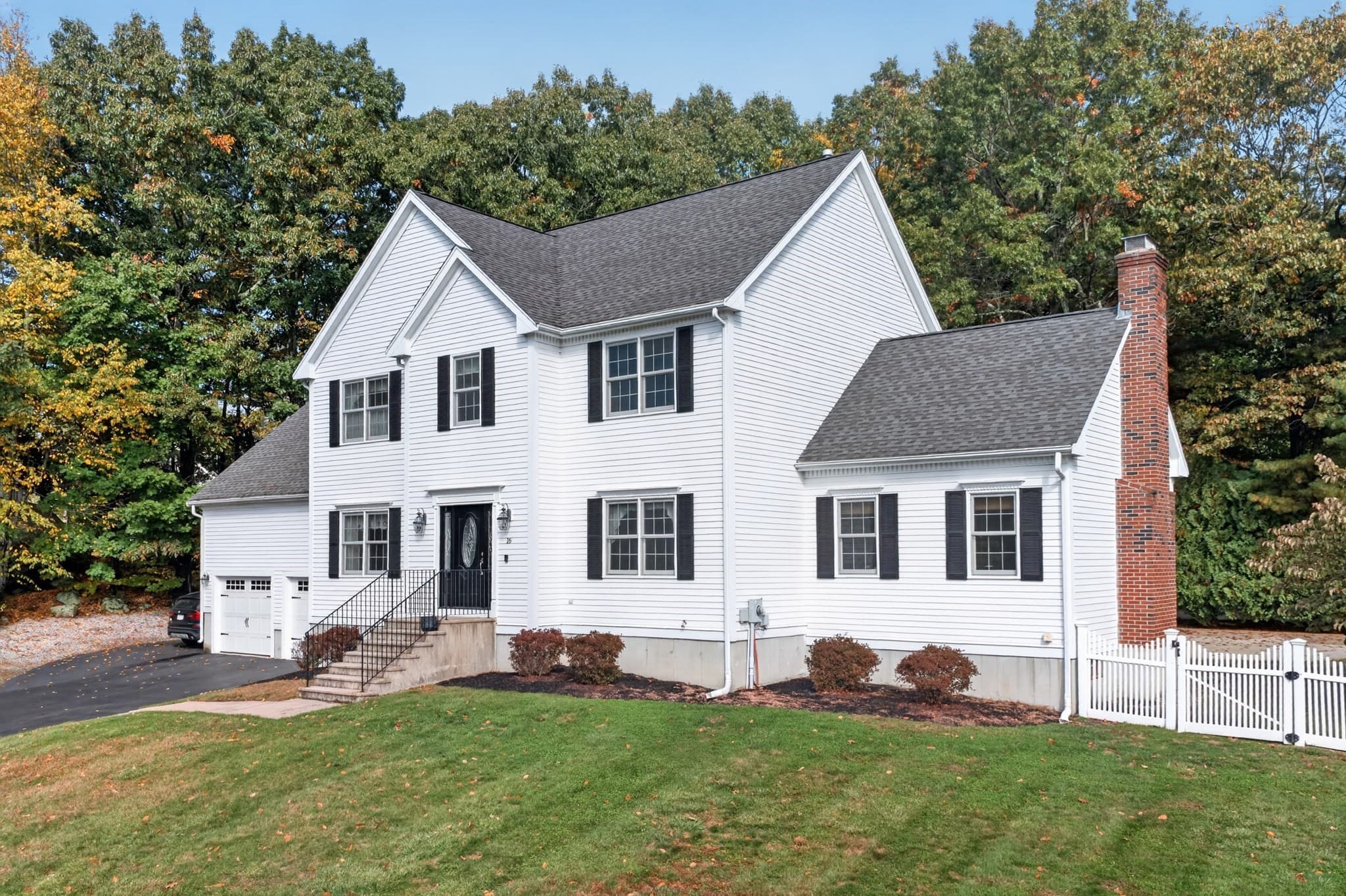 Single Family Residence at 16 Hillcrest Rd, Northbridge MA 01588, Northbridge, photo 2 of 40
