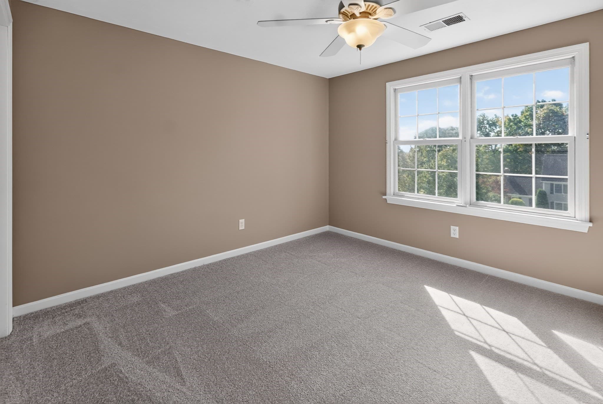 Single Family Residence at 16 Hillcrest Rd, Northbridge MA 01588, Northbridge, photo 25 of 40