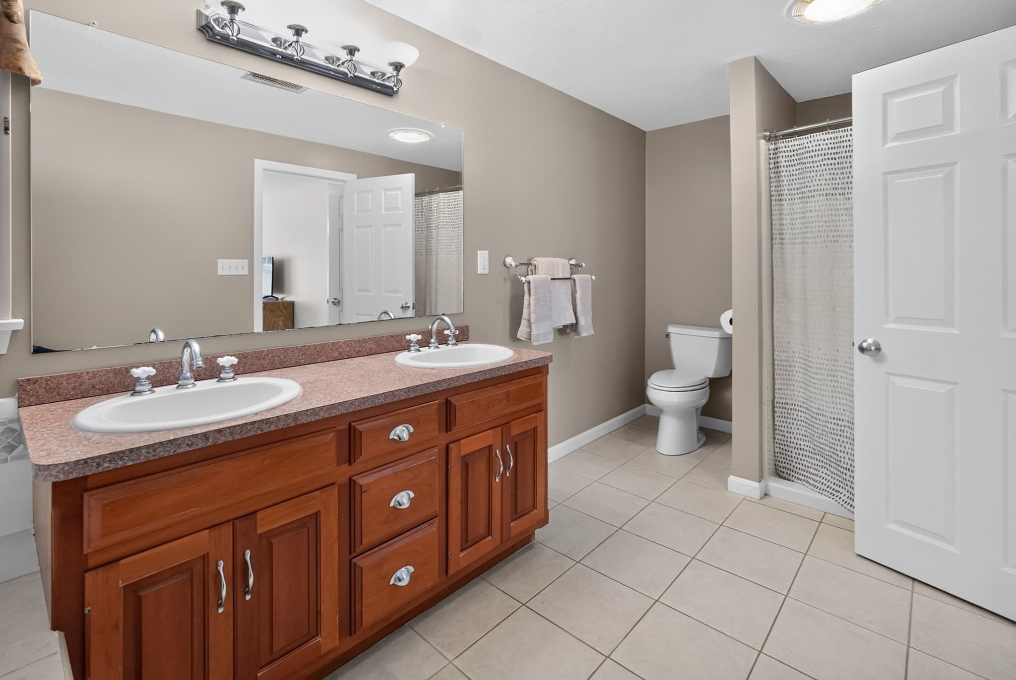 Single Family Residence at 16 Hillcrest Rd, Northbridge MA 01588, Northbridge, photo 21 of 40