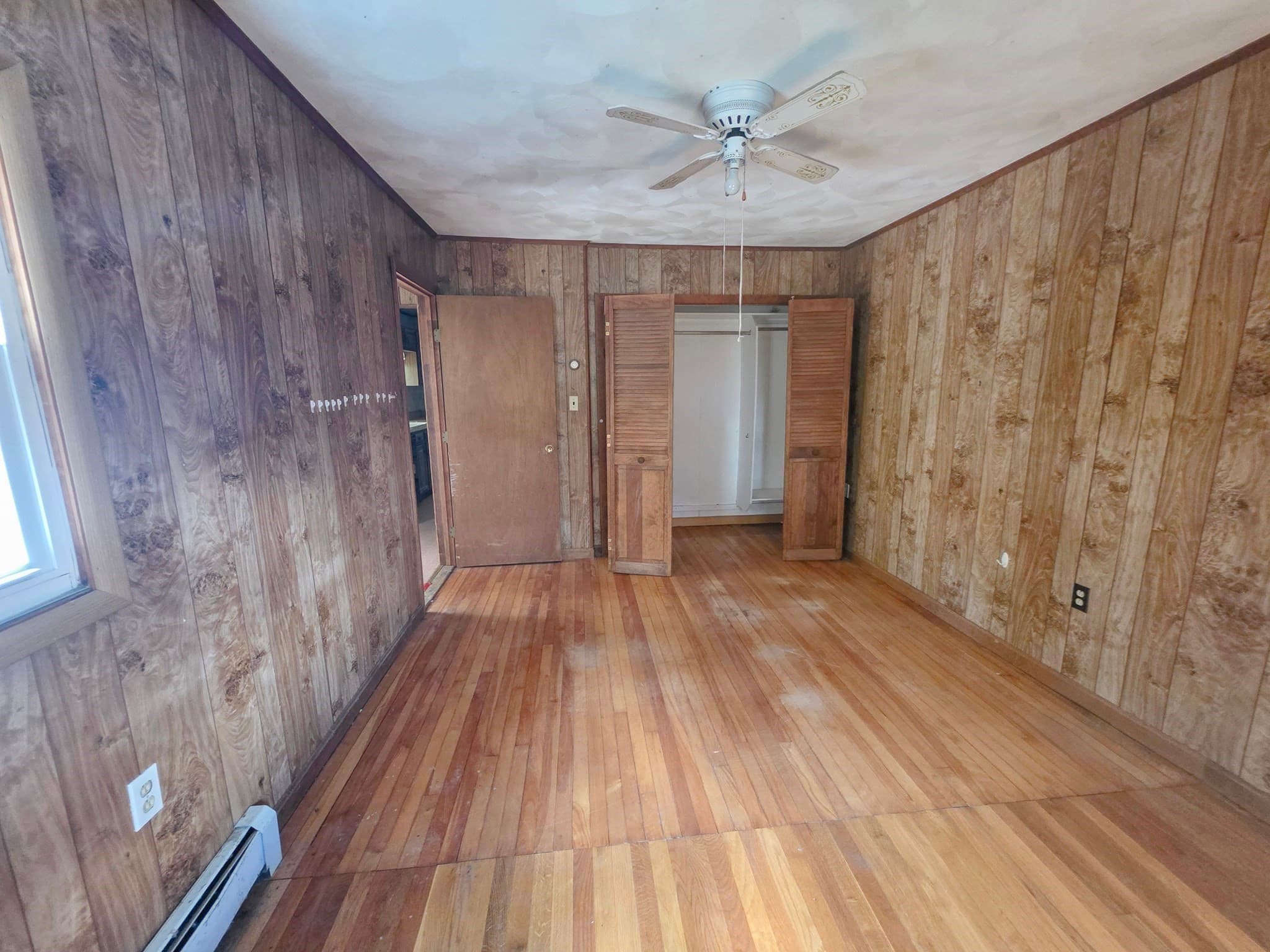Single Family Residence at 25 Barrett Ave, Worcester MA 01605, Worcester, photo 7 of 23