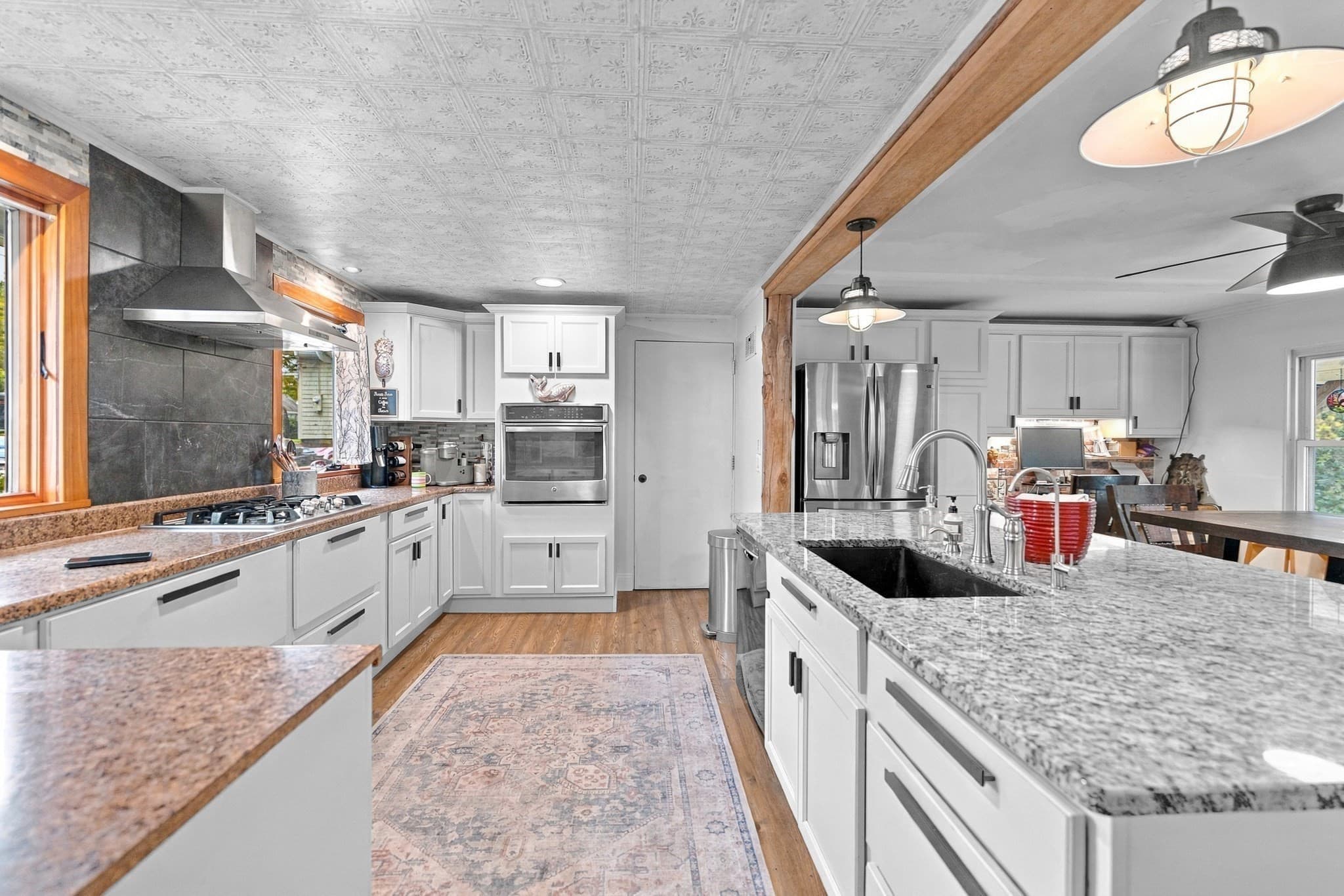 Single Family Residence at 8 Bloomfield Ave, Middleboro MA 02346, Middleboro, photo 2 of 27