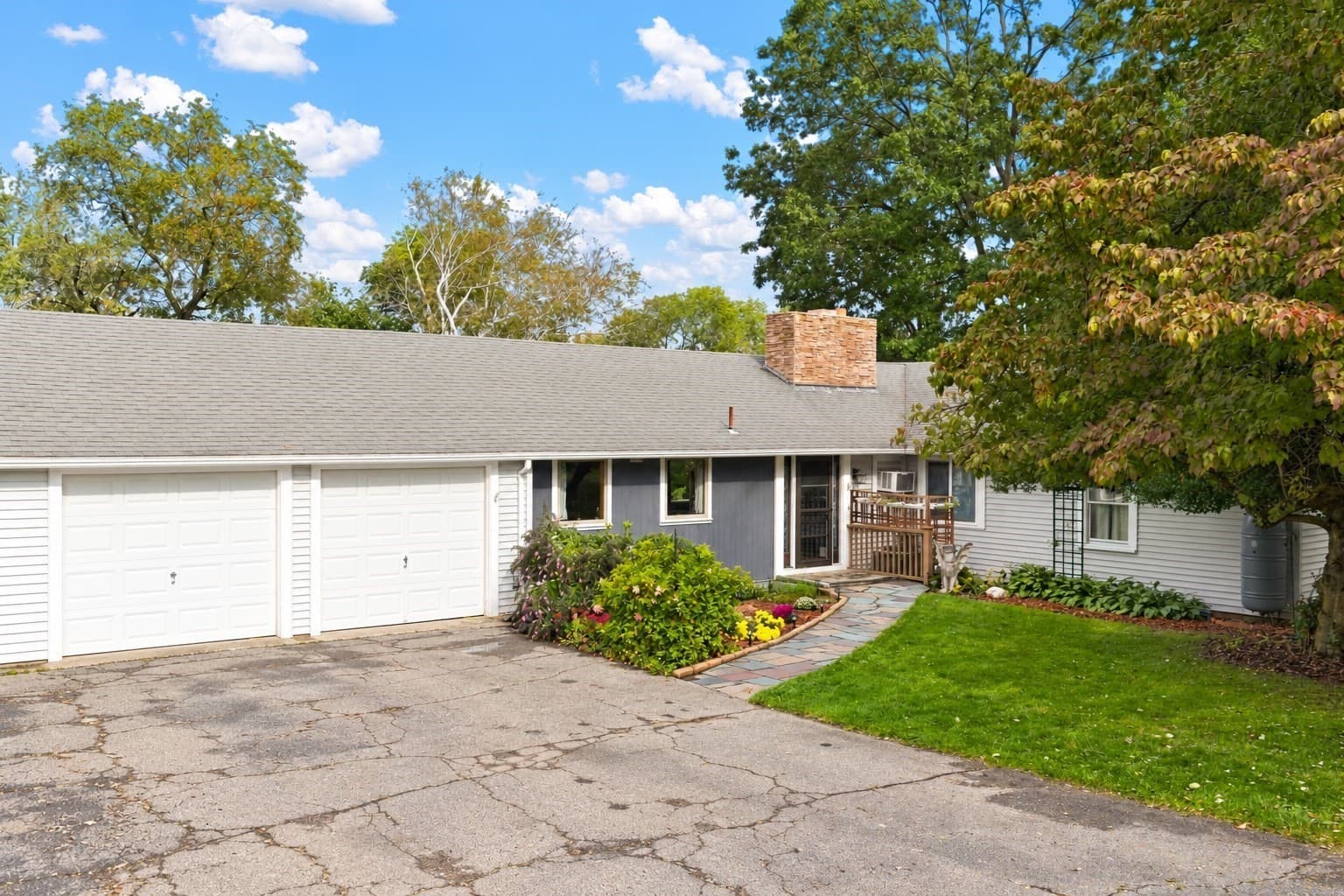 8 Bloomfield Ave, Middleboro MA 02346