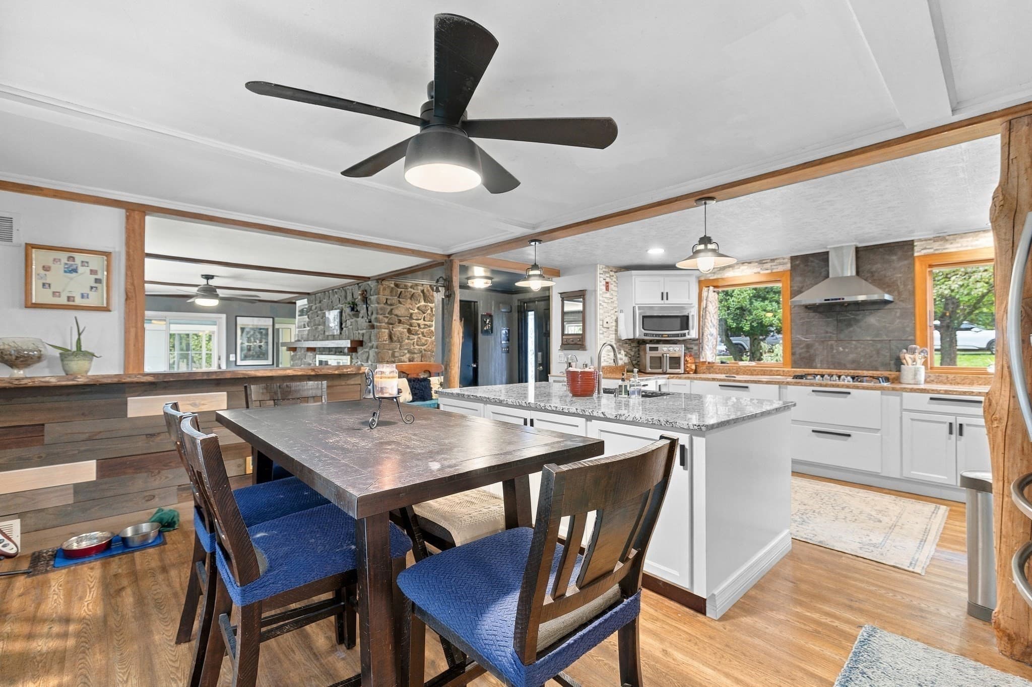 Single Family Residence at 8 Bloomfield Ave, Middleboro MA 02346, Middleboro, photo 4 of 27