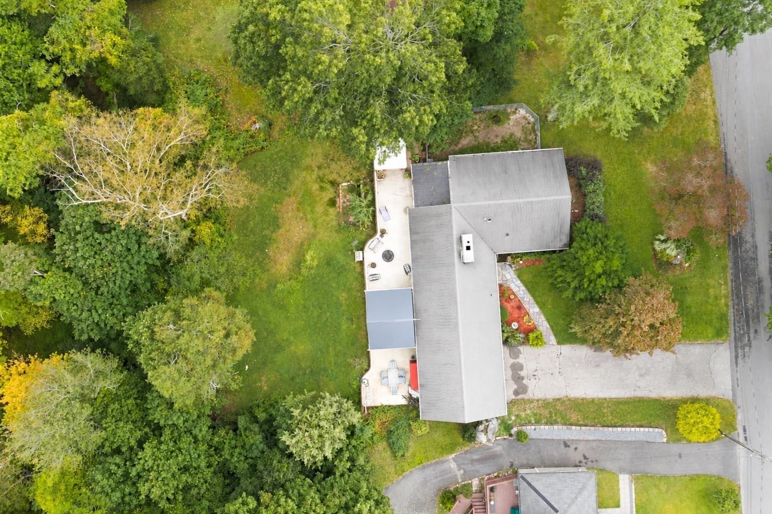 Single Family Residence at 8 Bloomfield Ave, Middleboro MA 02346, Middleboro, photo 25 of 27