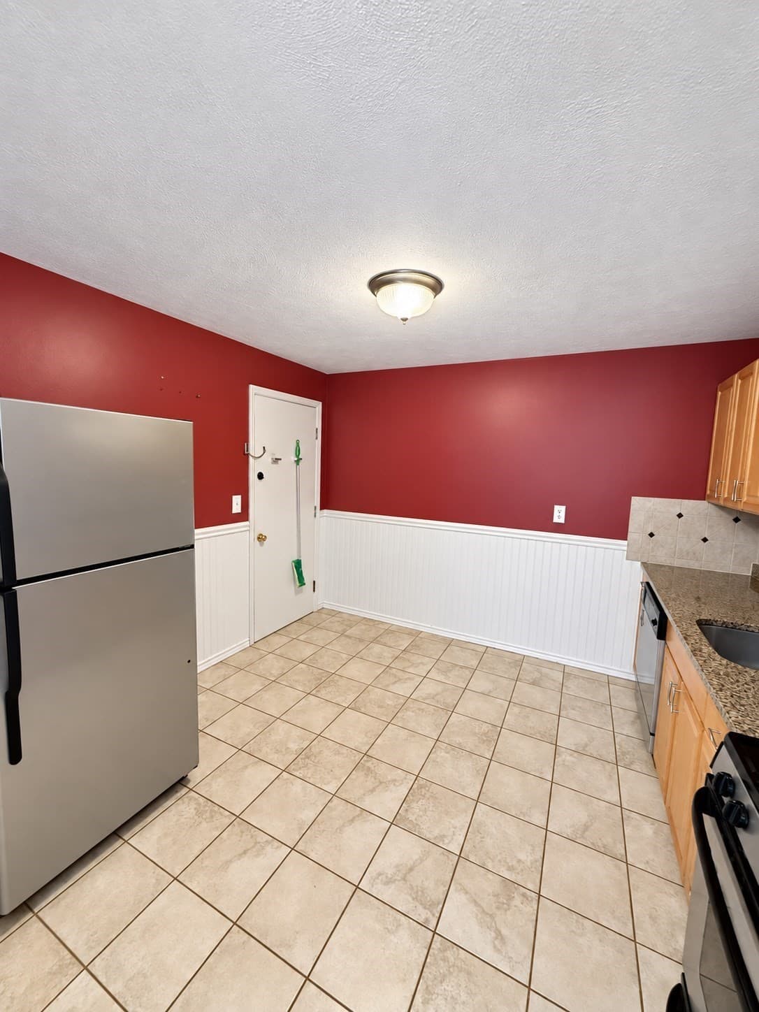 Condominium at 458-460 Eastern Ave # 15, Lynn MA 01902, Lynn, photo 3 of 14