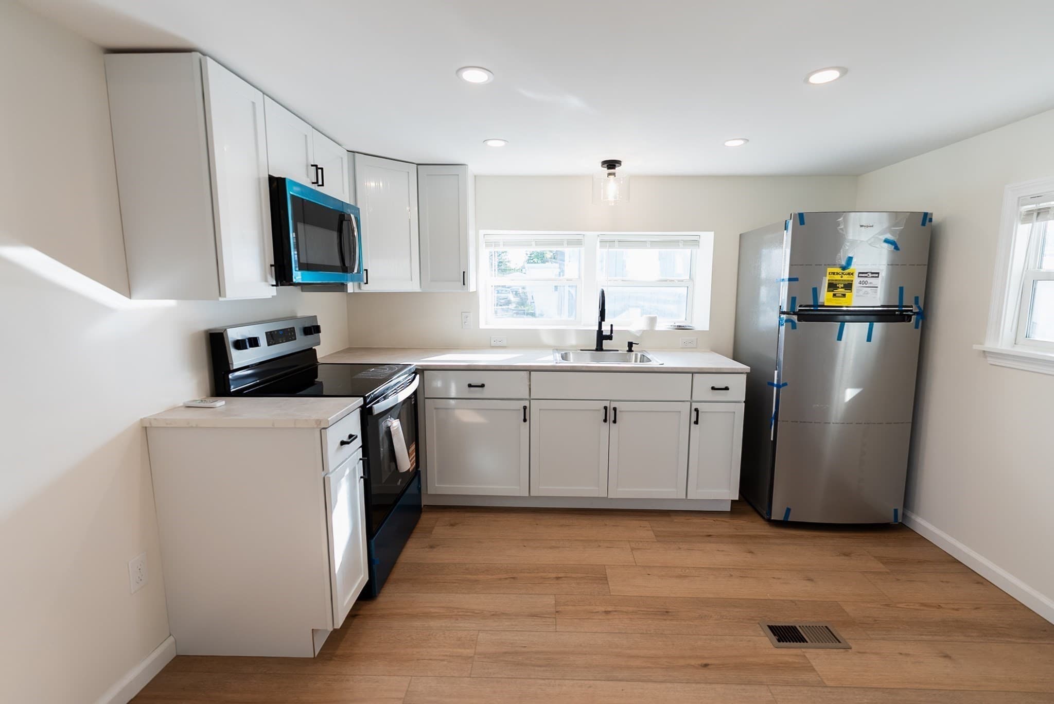Single Family Residence at 130 East Washington # 11, North Attleboro MA 02760, North Attleboro, photo 3 of 26
