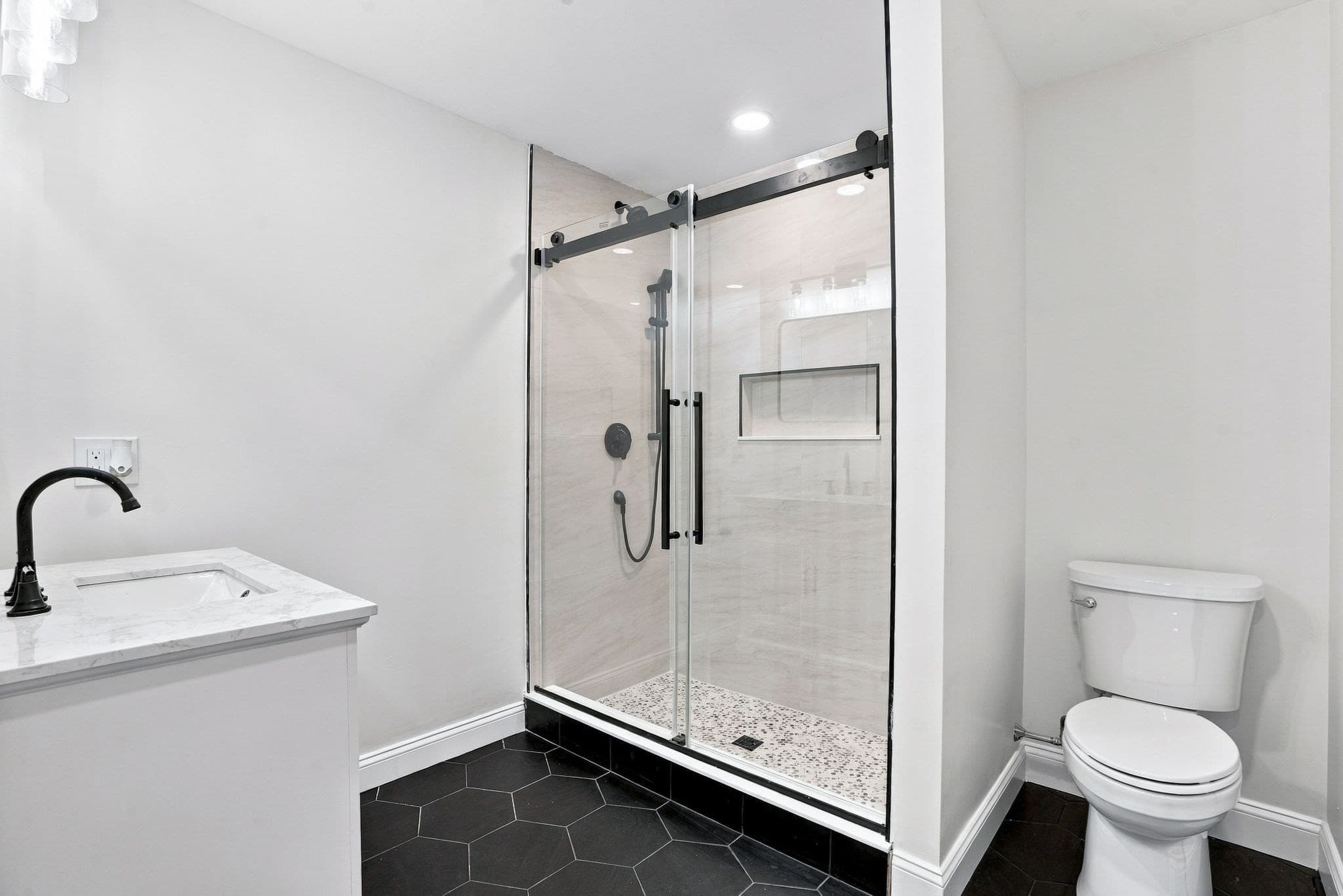 Condominium at 2120 Water St # 1, Dighton MA 02715, Dighton, photo 10 of 36