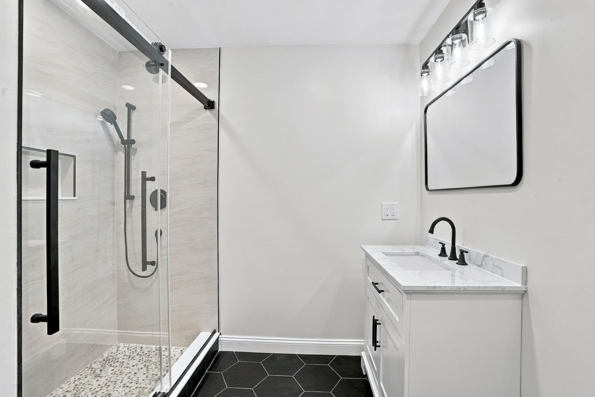 Condominium at 2120 Water St # 2, Dighton MA 02715, Dighton, photo 12 of 31