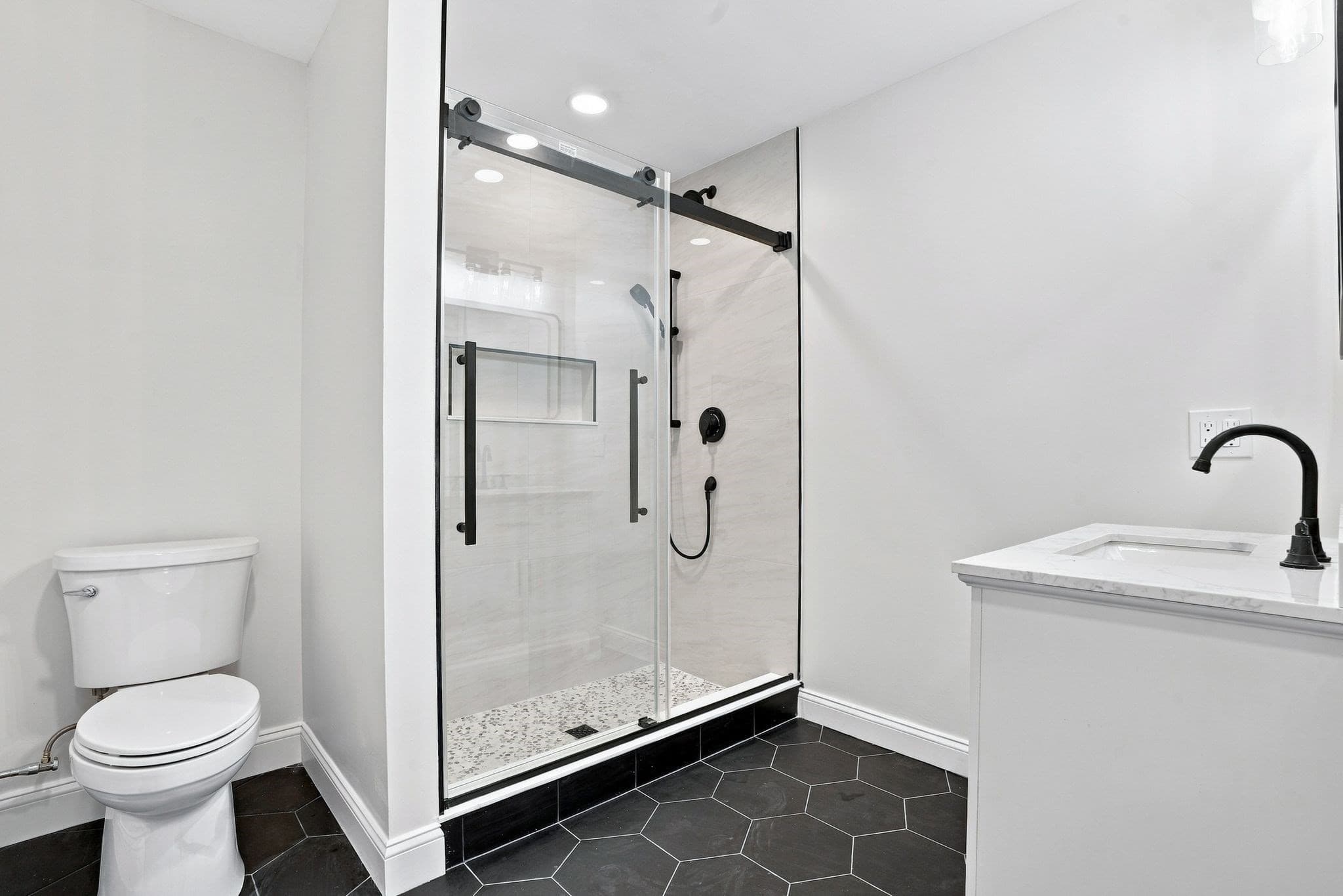 Condominium at 2120 Water St # 2, Dighton MA 02715, Dighton, photo 11 of 31
