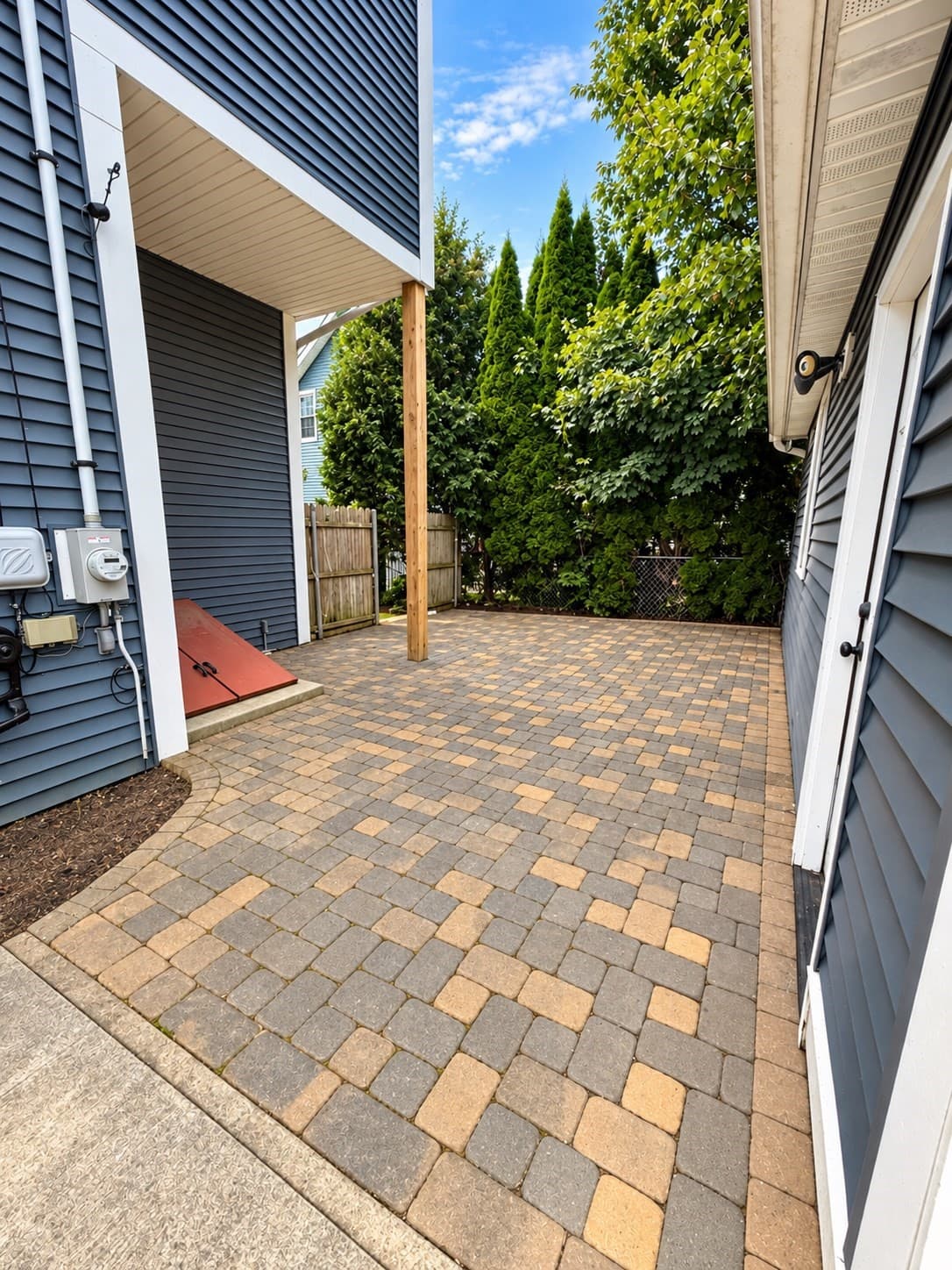 Single Family Residence at 996 Walnut St, Fall River MA 02720, Fall River, photo 4 of 30