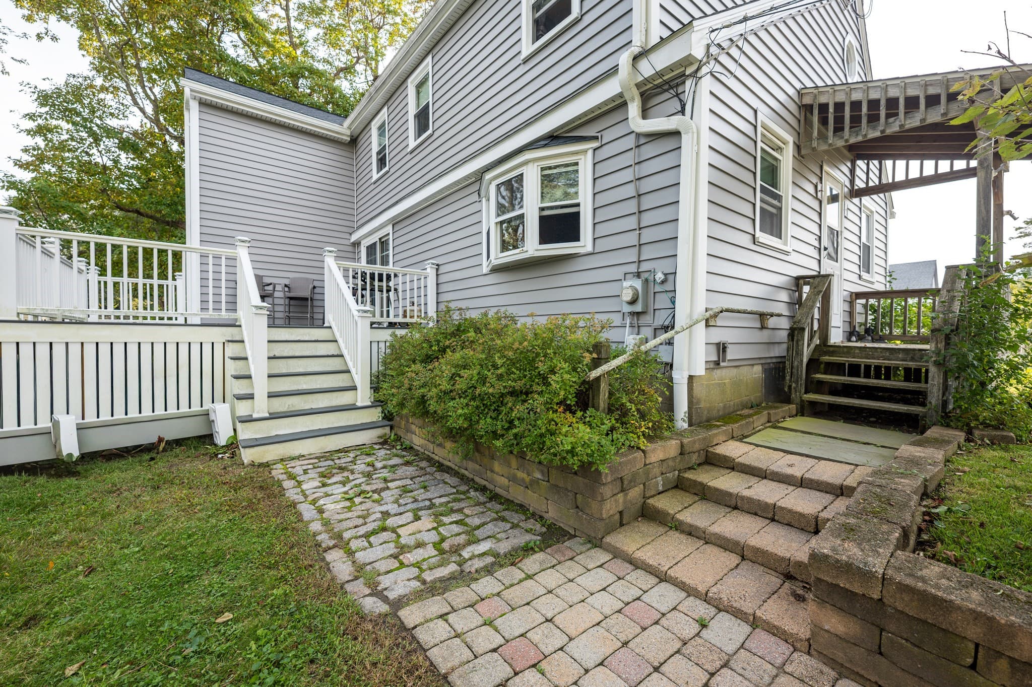 2 Family - 2 Units Up/Down at 16 Tremont  St., Dartmouth MA 02748, photo 4 of 30