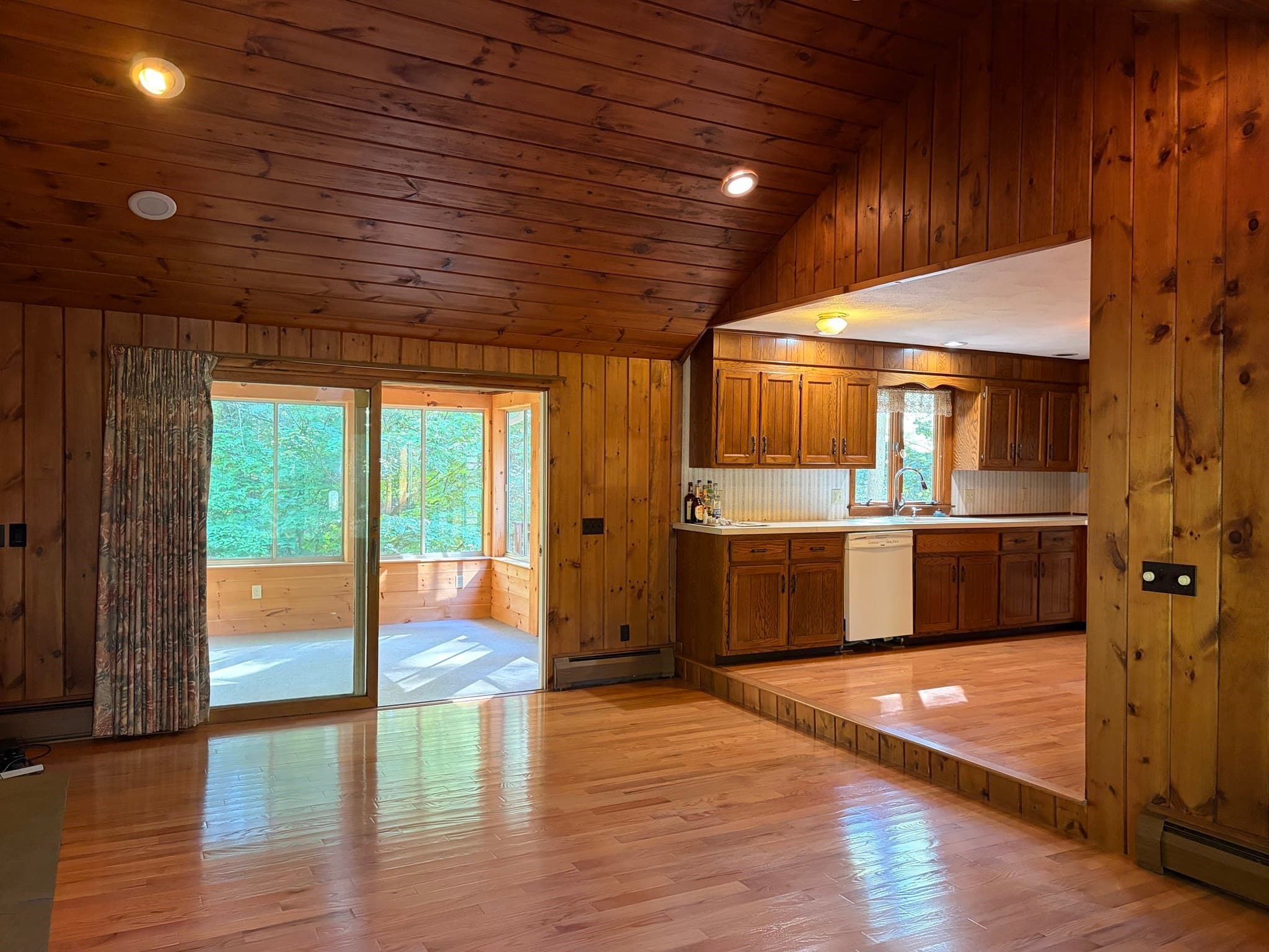 Single Family Residence at 23 Forest St, Upton MA 01568, Upton, photo 6 of 38