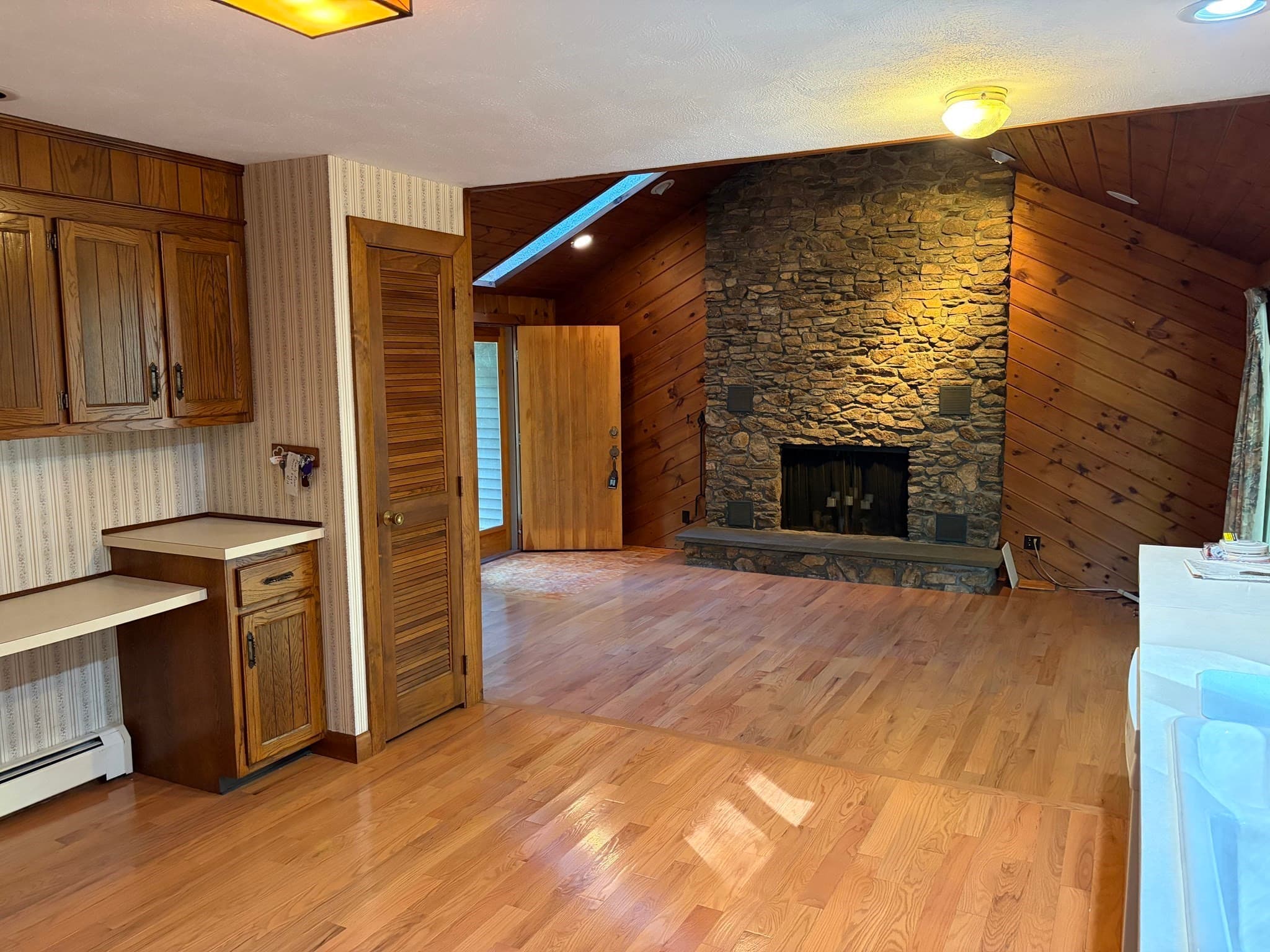 Single Family Residence at 23 Forest St, Upton MA 01568, Upton, photo 13 of 38