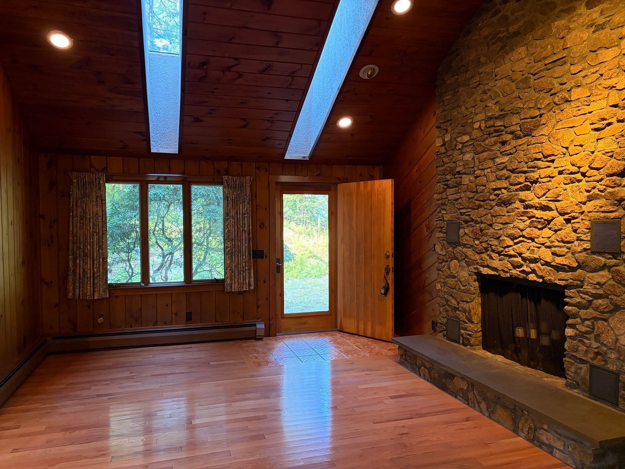 Single Family Residence at 23 Forest St, Upton MA 01568, Upton, photo 8 of 38