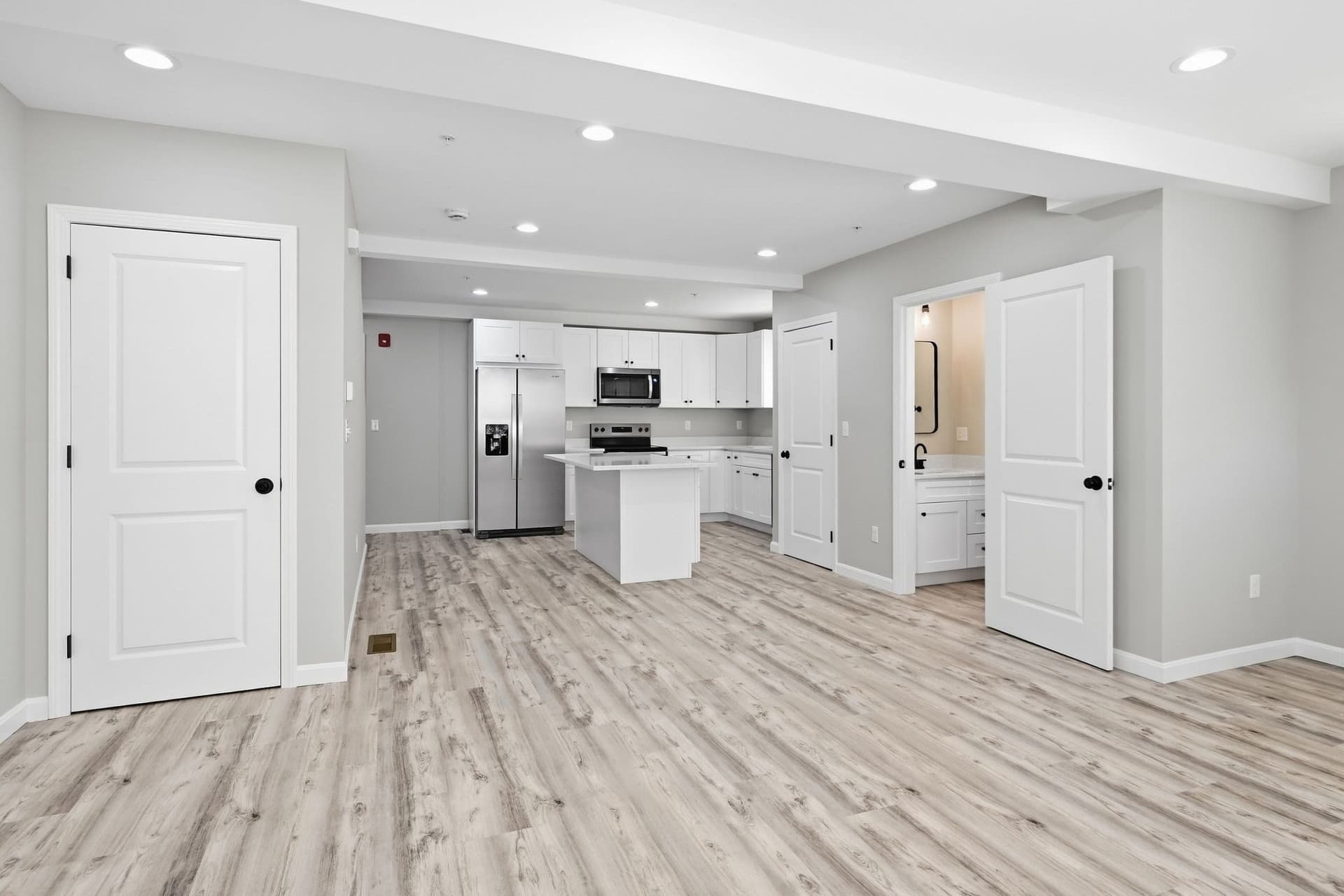 Attached (Townhouse/Rowhouse/Duplex) at 61 Parker St # 7, Springfield MA 01151, photo 5 of 17