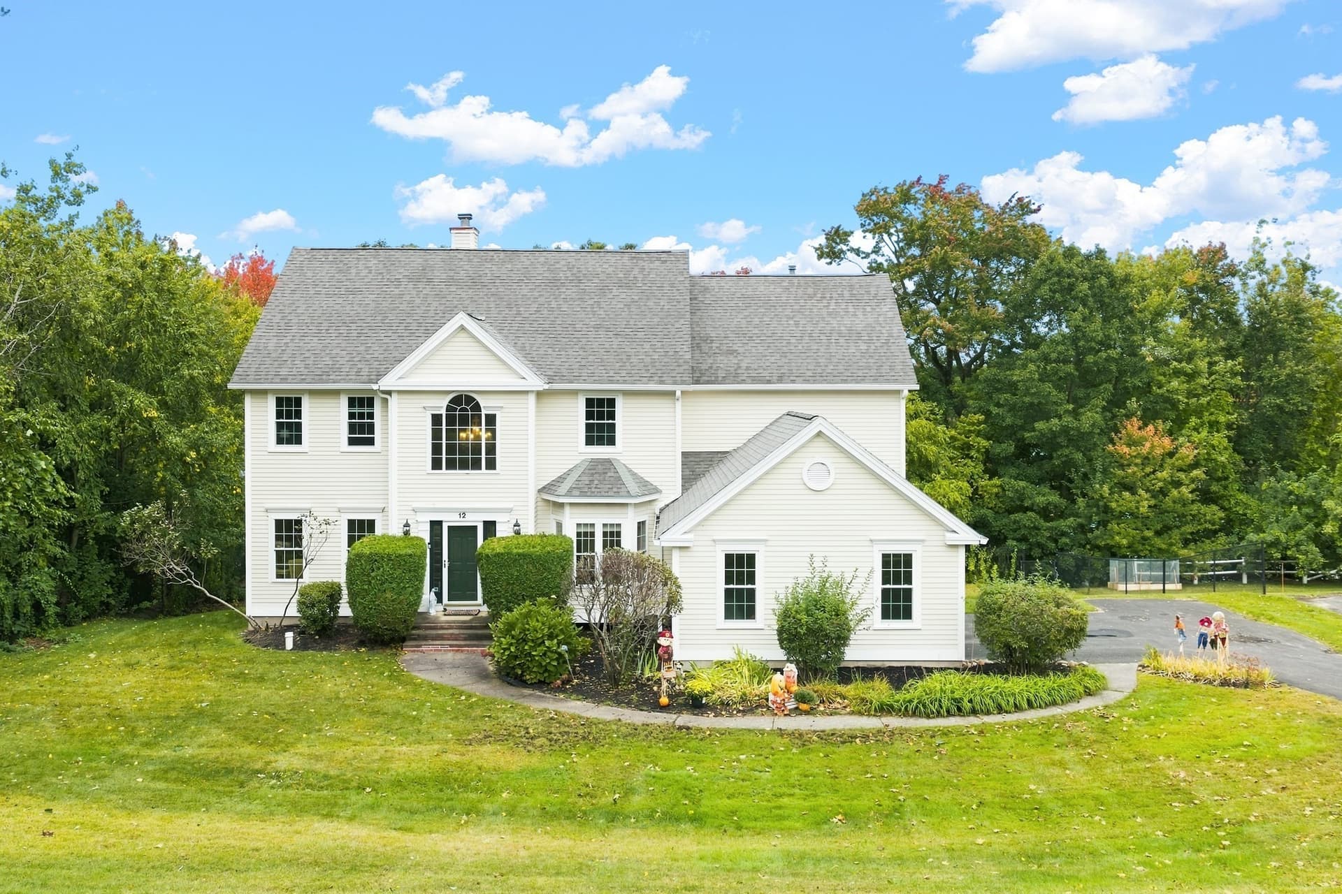12 Lancelot Road, Shrewsbury MA 01545