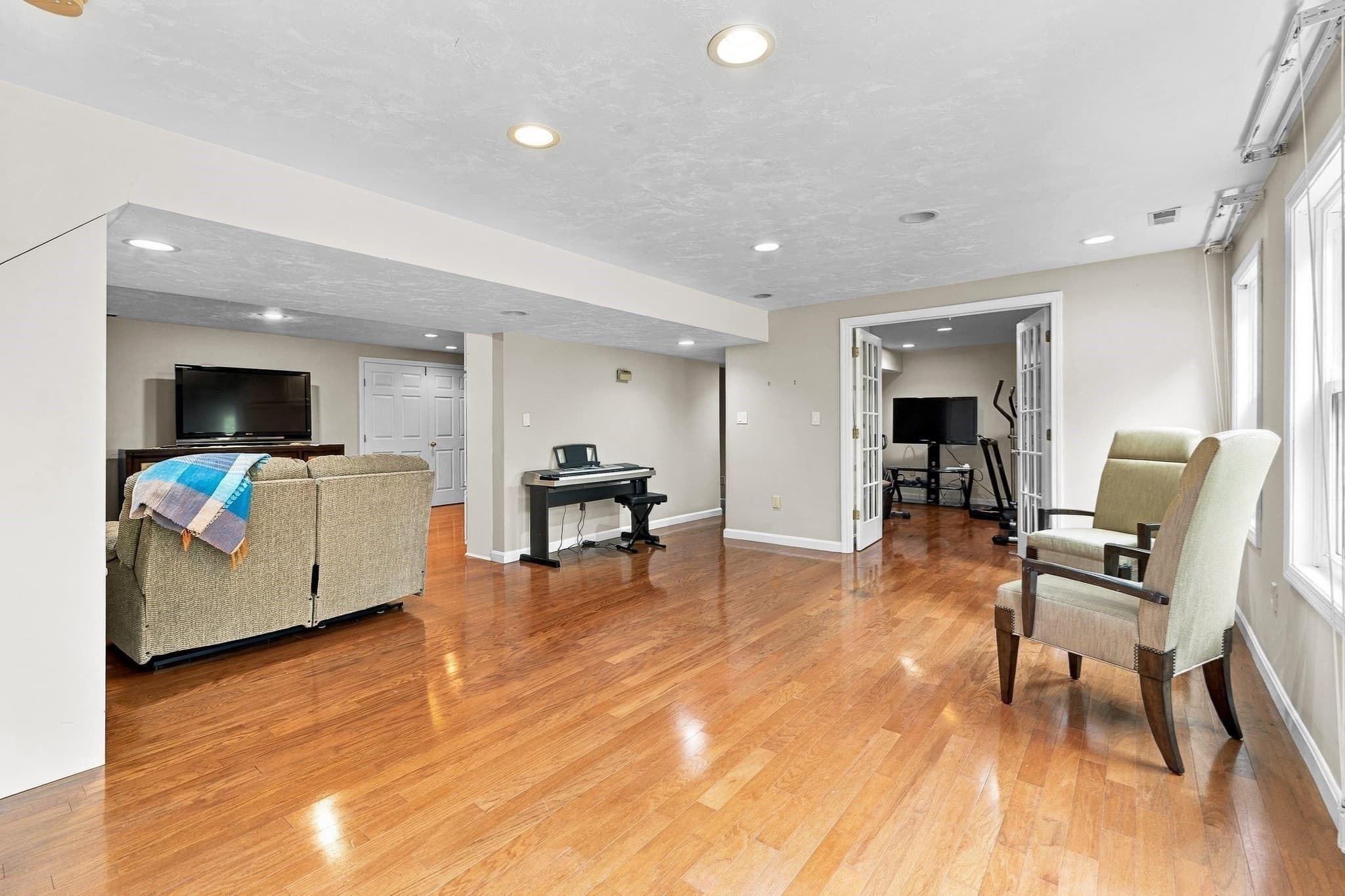 Single Family Residence at 12 Lancelot Road, Shrewsbury MA 01545, Shrewsbury, photo 28 of 39