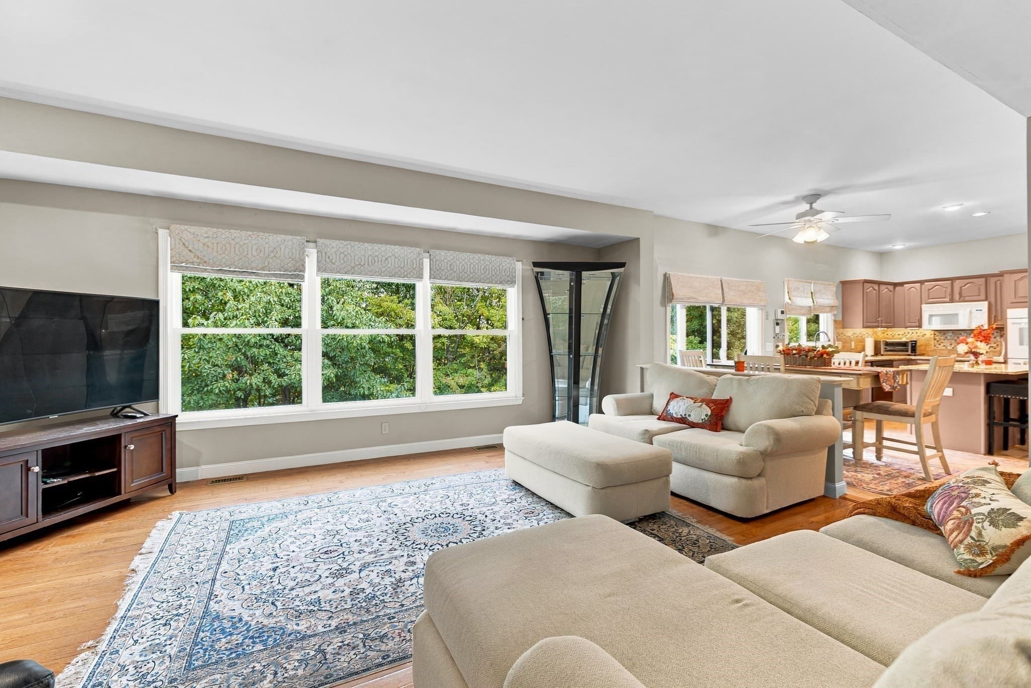 Single Family Residence at 12 Lancelot Road, Shrewsbury MA 01545, Shrewsbury, photo 4 of 39