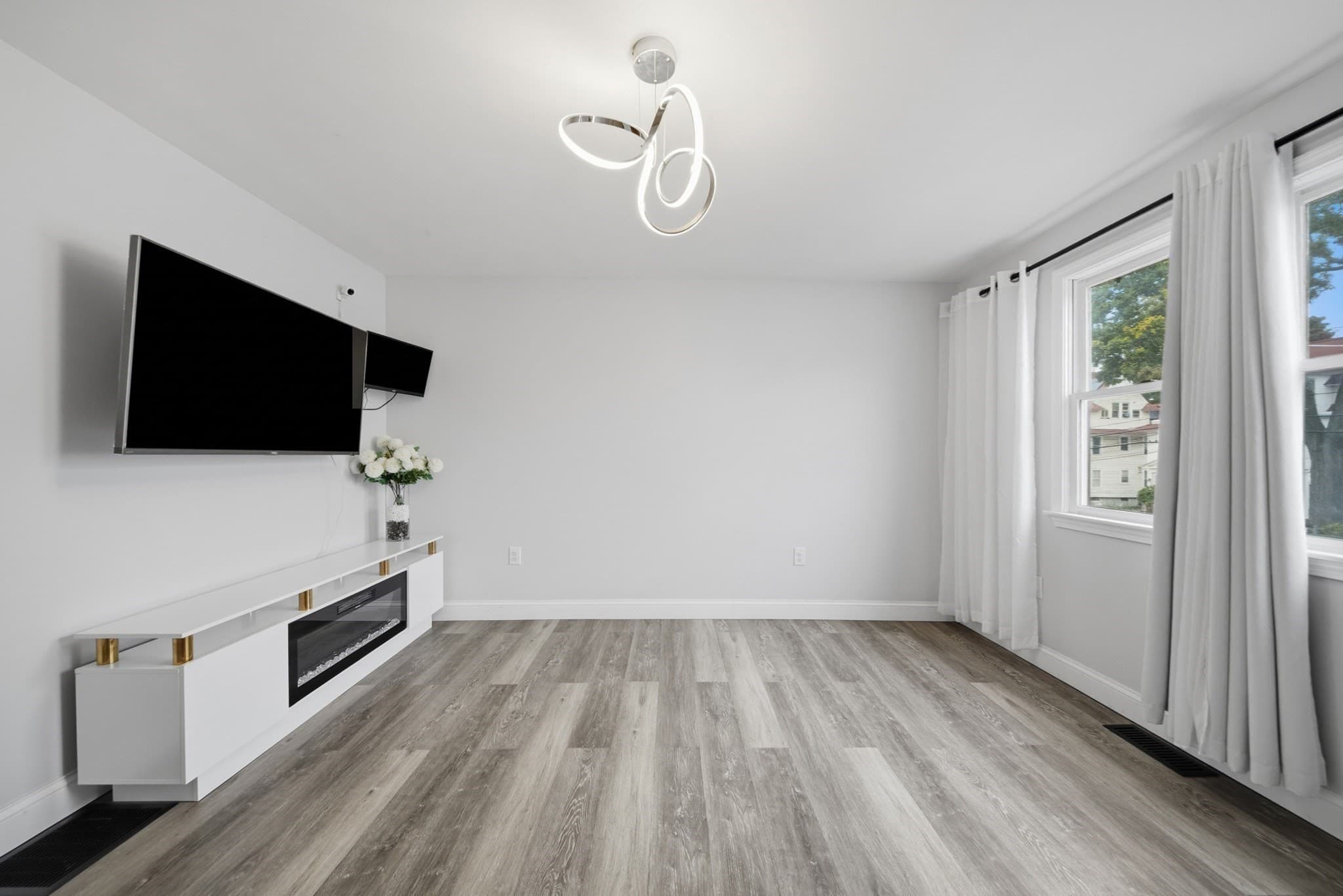 Condominium at 111 Cambridge St # B, Lawrence MA 01843, Lawrence, photo 10 of 26