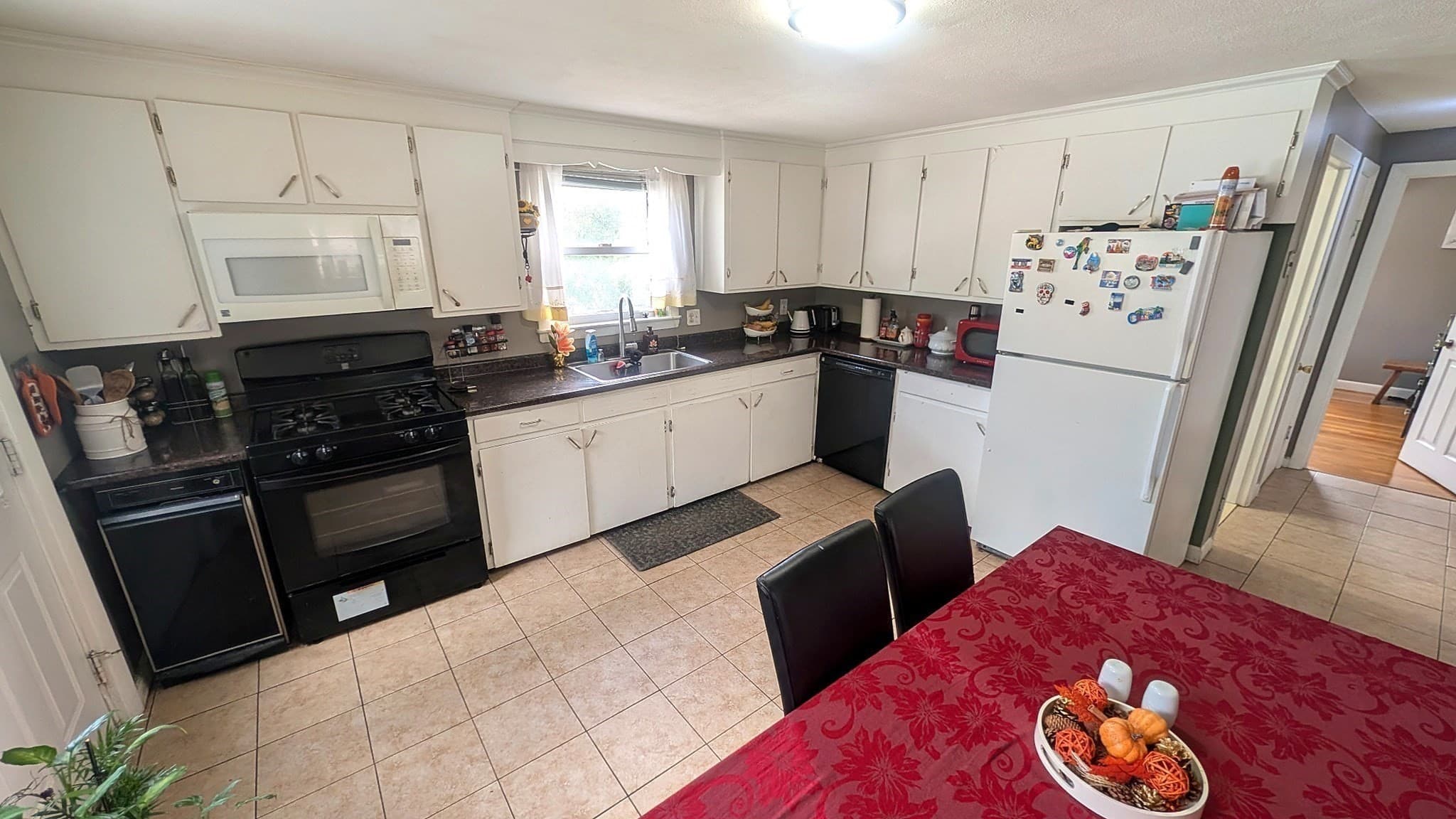 Single Family Residence at 9 Summit Ave, Saugus MA 01906, Saugus, photo 10 of 31