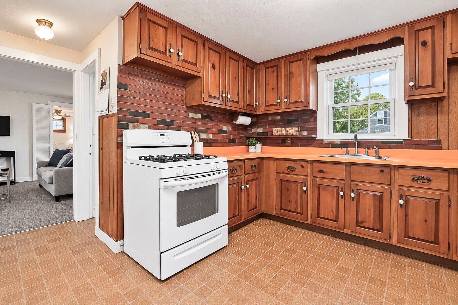 Single Family Residence at 77 Paon Blvd, Wakefield MA 01880, Wakefield, photo 5 of 39