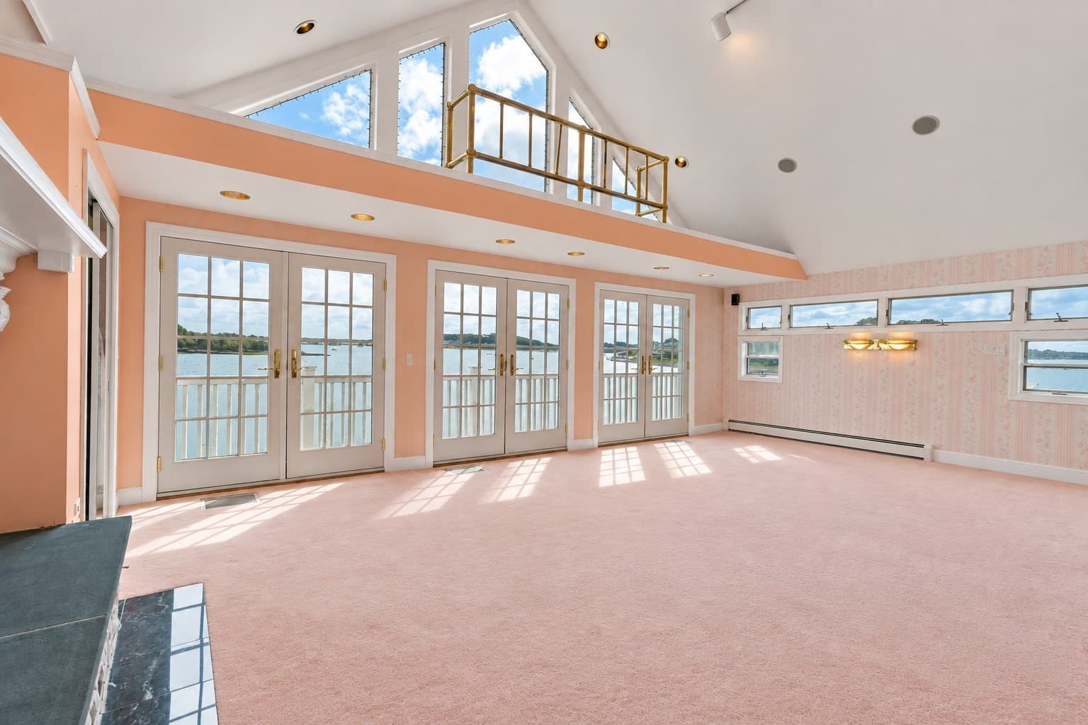Single Family Residence at 125 Edgewater Drive, Quincy MA 02169, Quincy, photo 15 of 32