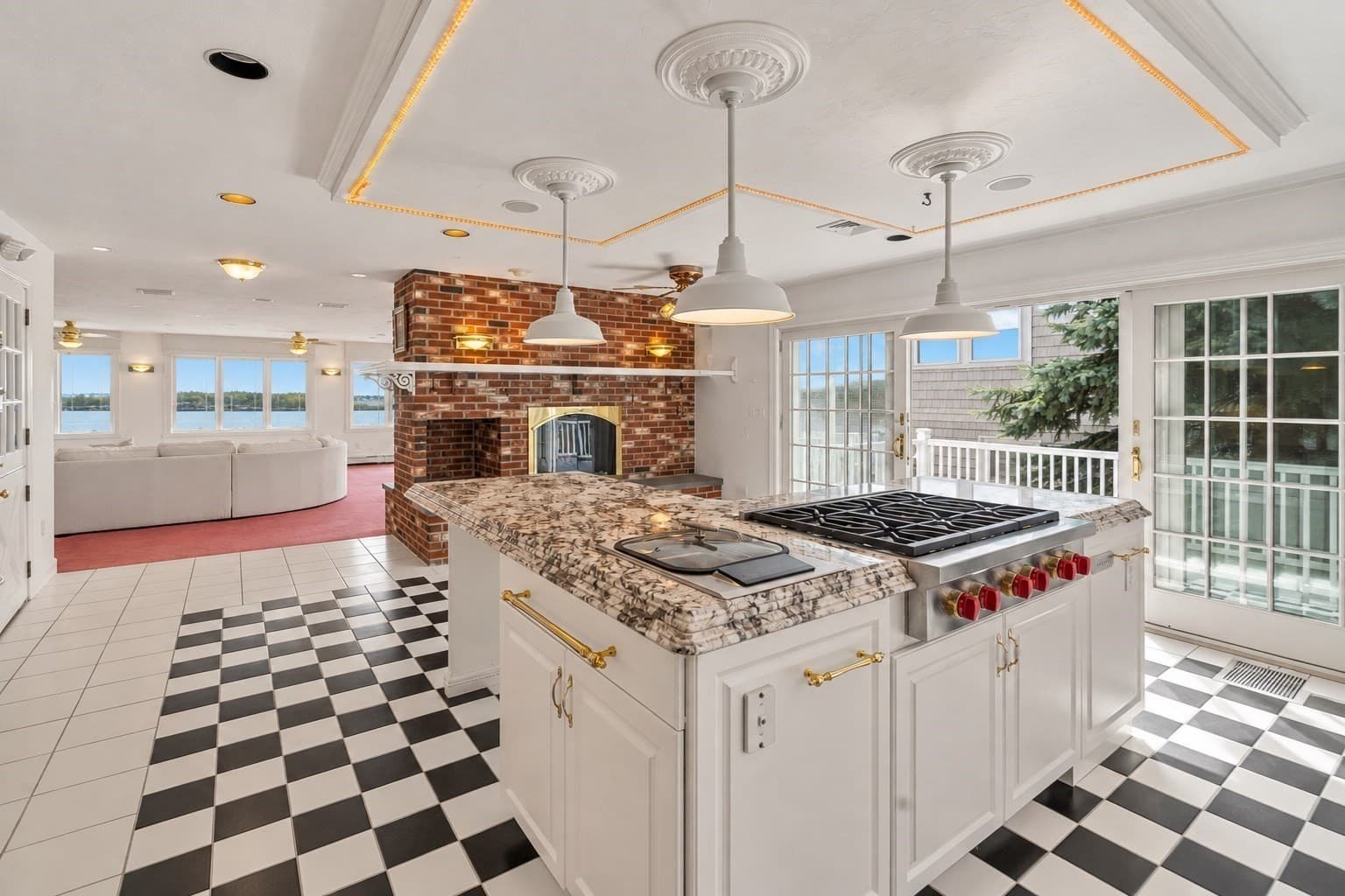 Single Family Residence at 125 Edgewater Drive, Quincy MA 02169, Quincy, photo 11 of 32