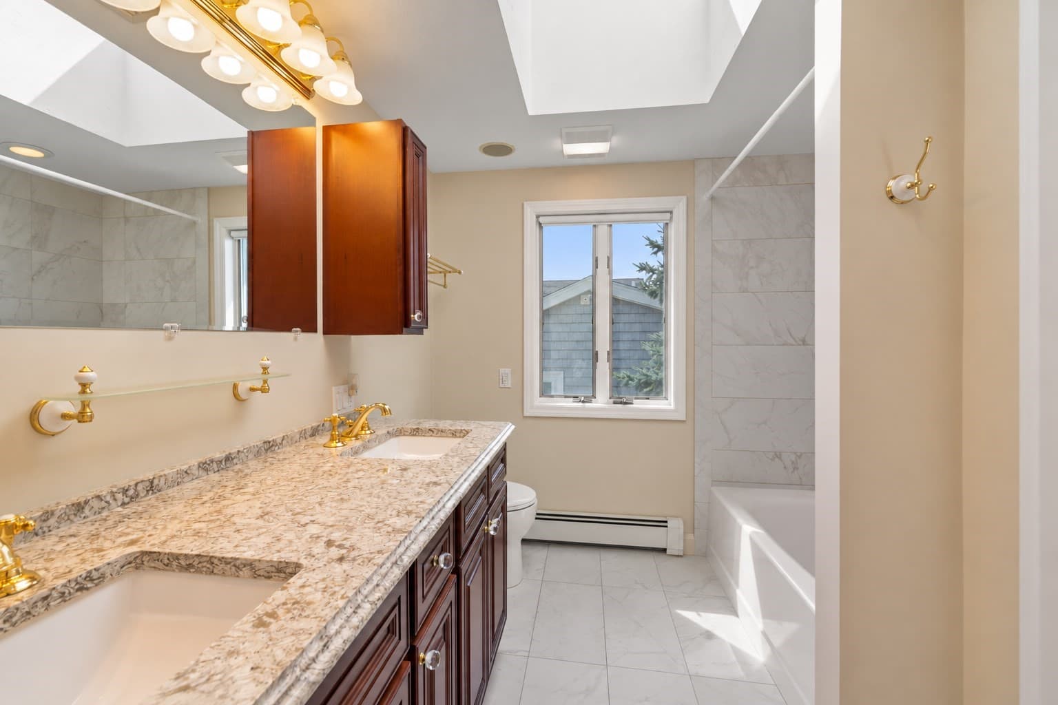Single Family Residence at 125 Edgewater Drive, Quincy MA 02169, Quincy, photo 19 of 32