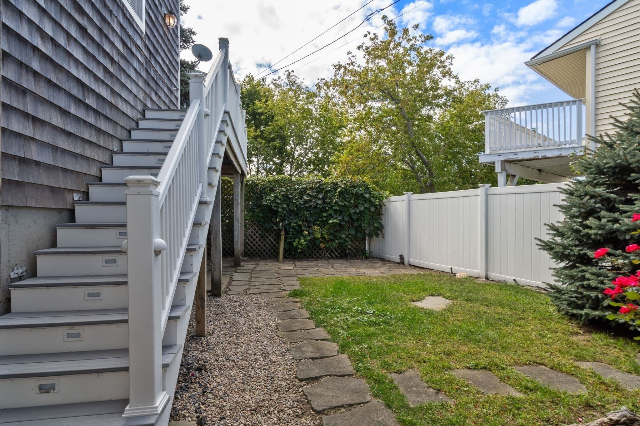 Single Family Residence at 125 Edgewater Drive, Quincy MA 02169, Quincy, photo 29 of 32