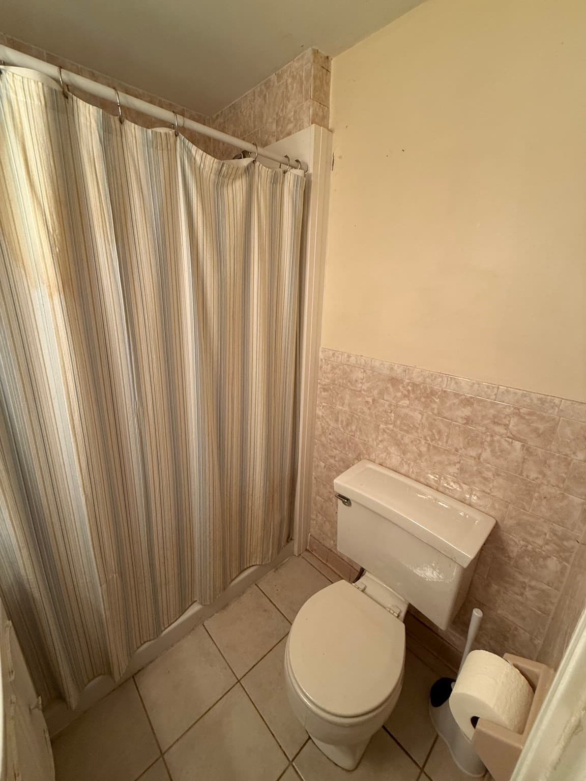 Single Family Residence at 148 Denver St, Springfield MA 01109, Springfield, photo 19 of 38