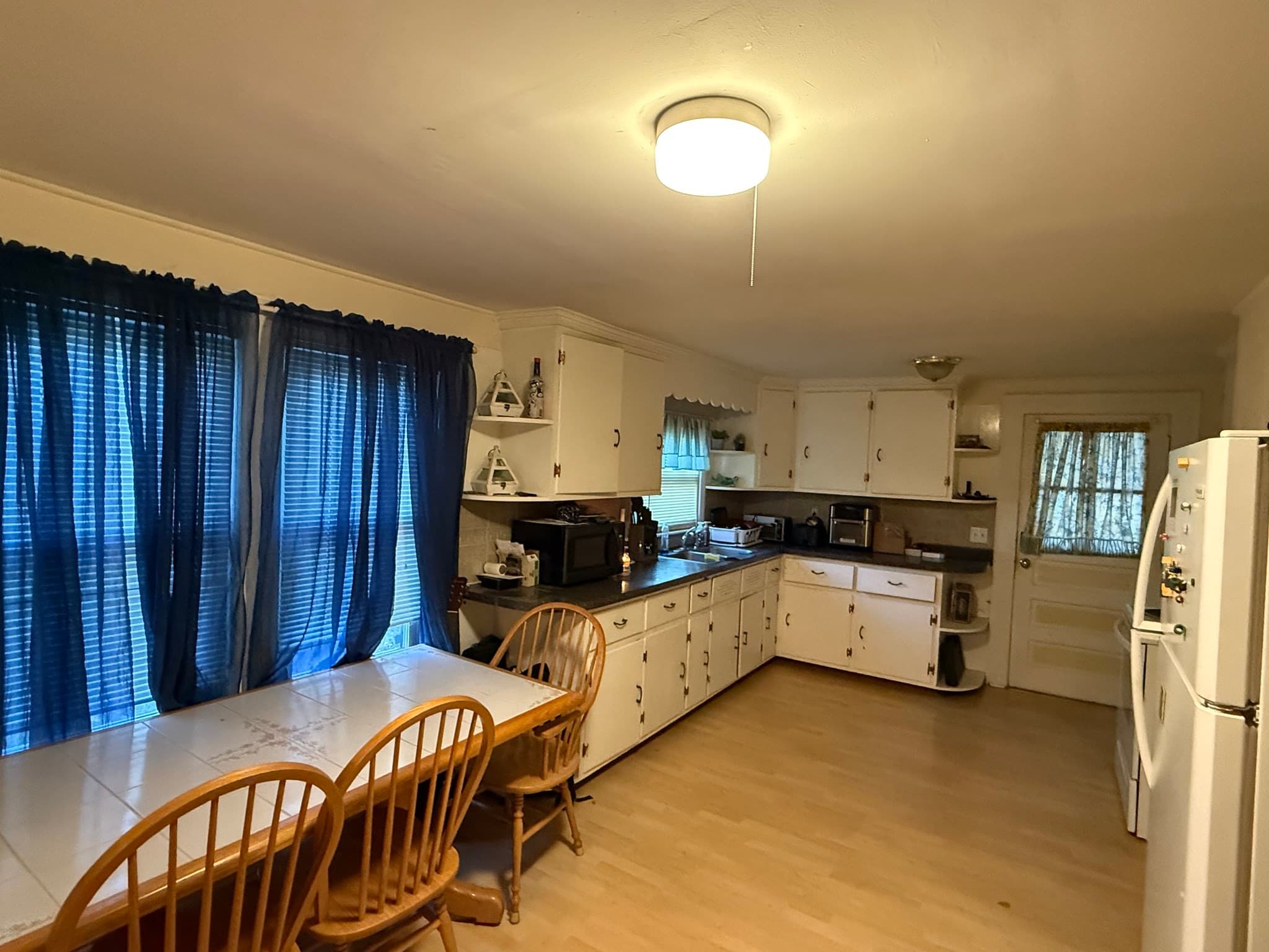 Single Family Residence at 148 Denver St, Springfield MA 01109, Springfield, photo 8 of 38
