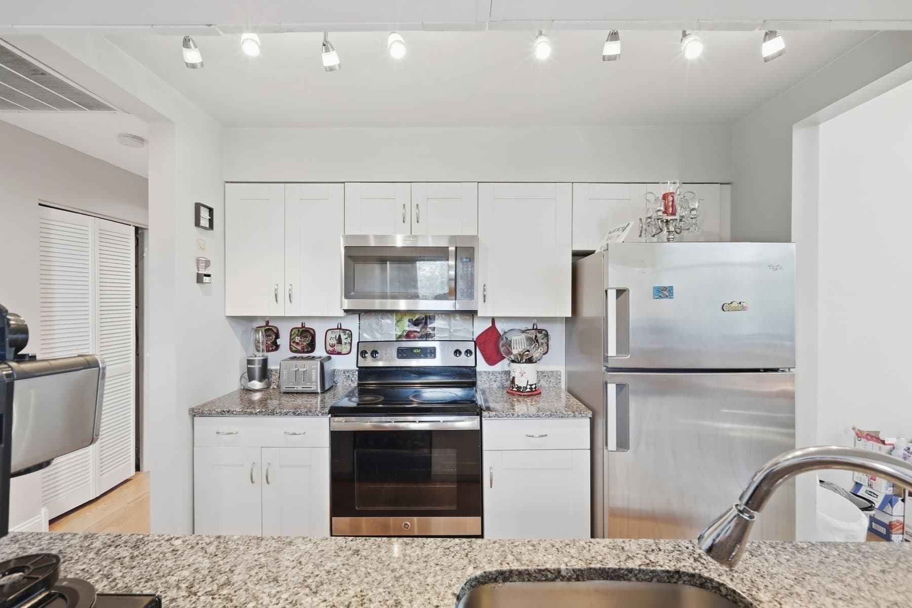 Condominium at 15 Ocean # 206, Winthrop MA 02152, Winthrop, photo 11 of 28